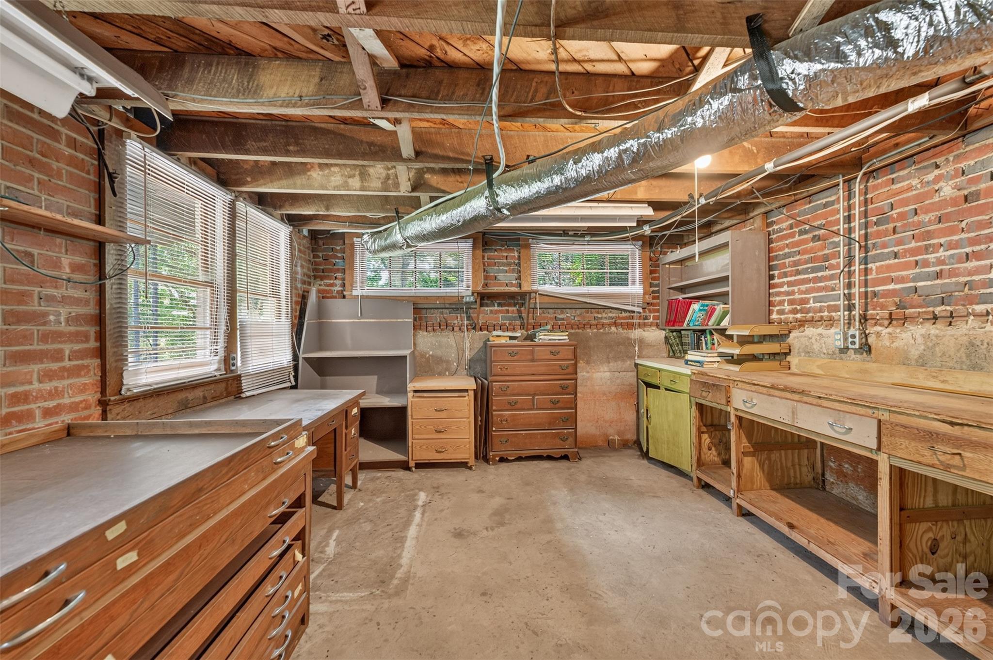 311 33rd Street Drive SE — Hickory