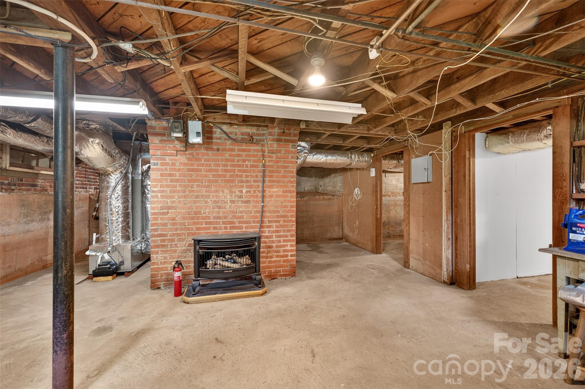 311 33rd Street Drive SE — Hickory