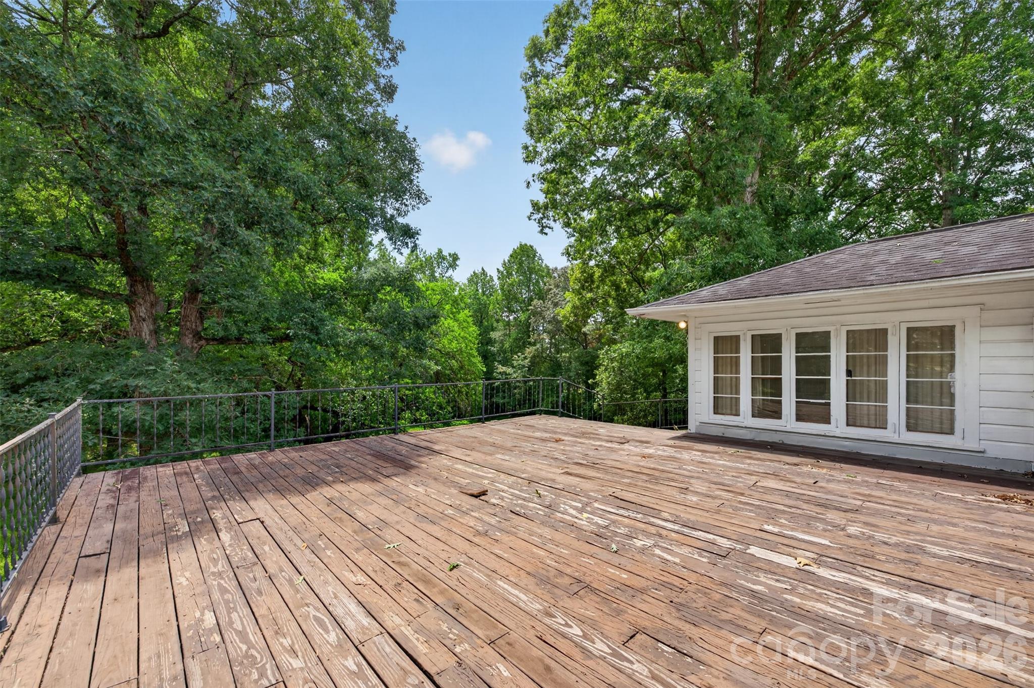 311 33rd Street Drive SE — Hickory
