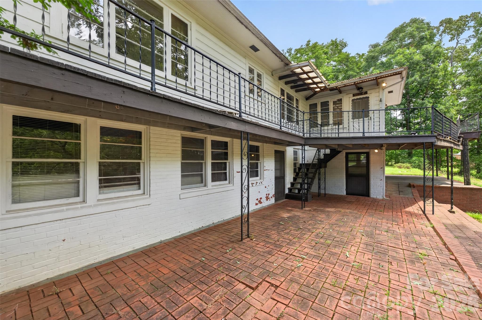 311 33rd Street Drive SE — Hickory