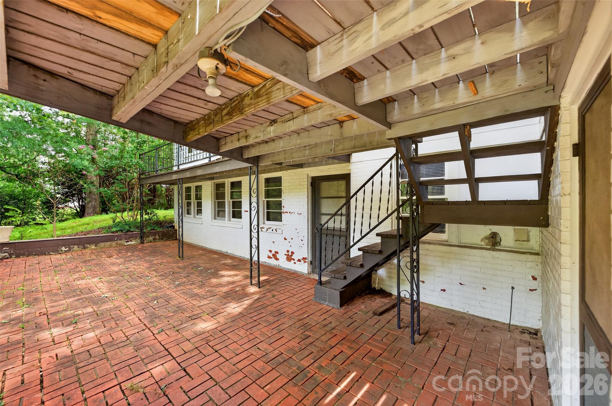 311 33rd Street Drive SE — Hickory
