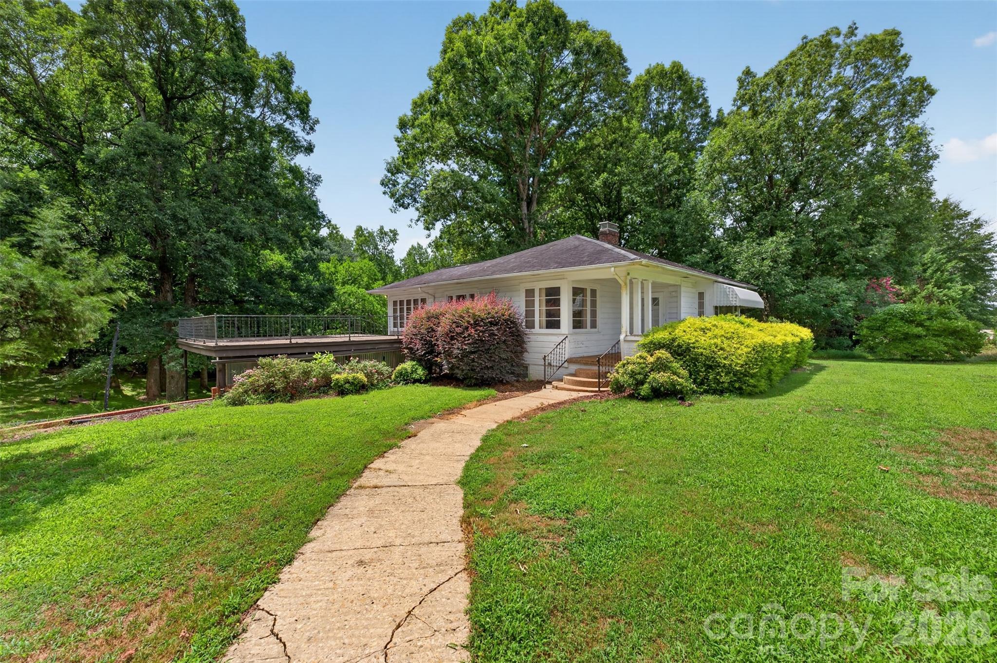 311 33rd Street Drive SE — Hickory