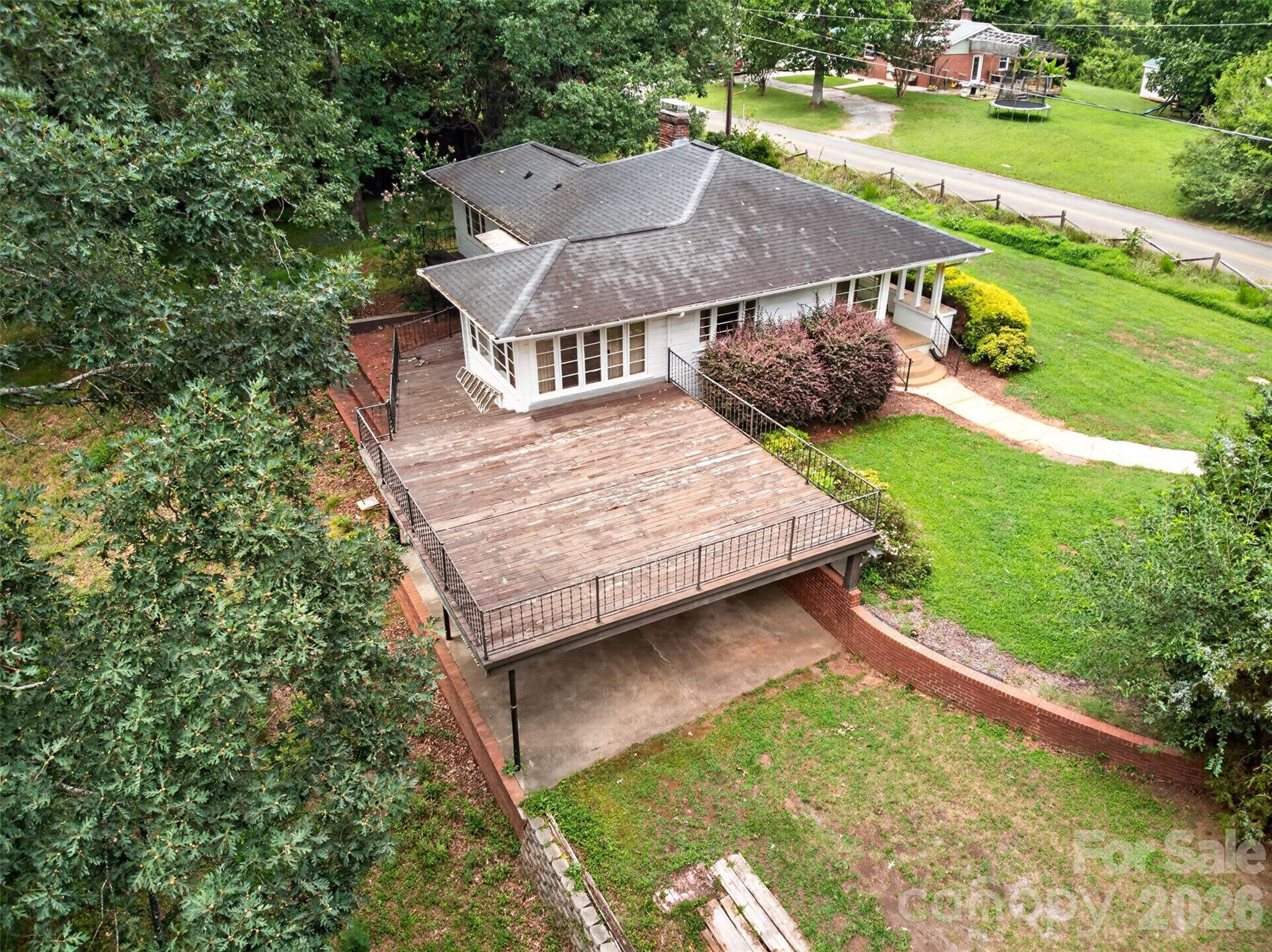 311 33rd Street Drive SE — Hickory