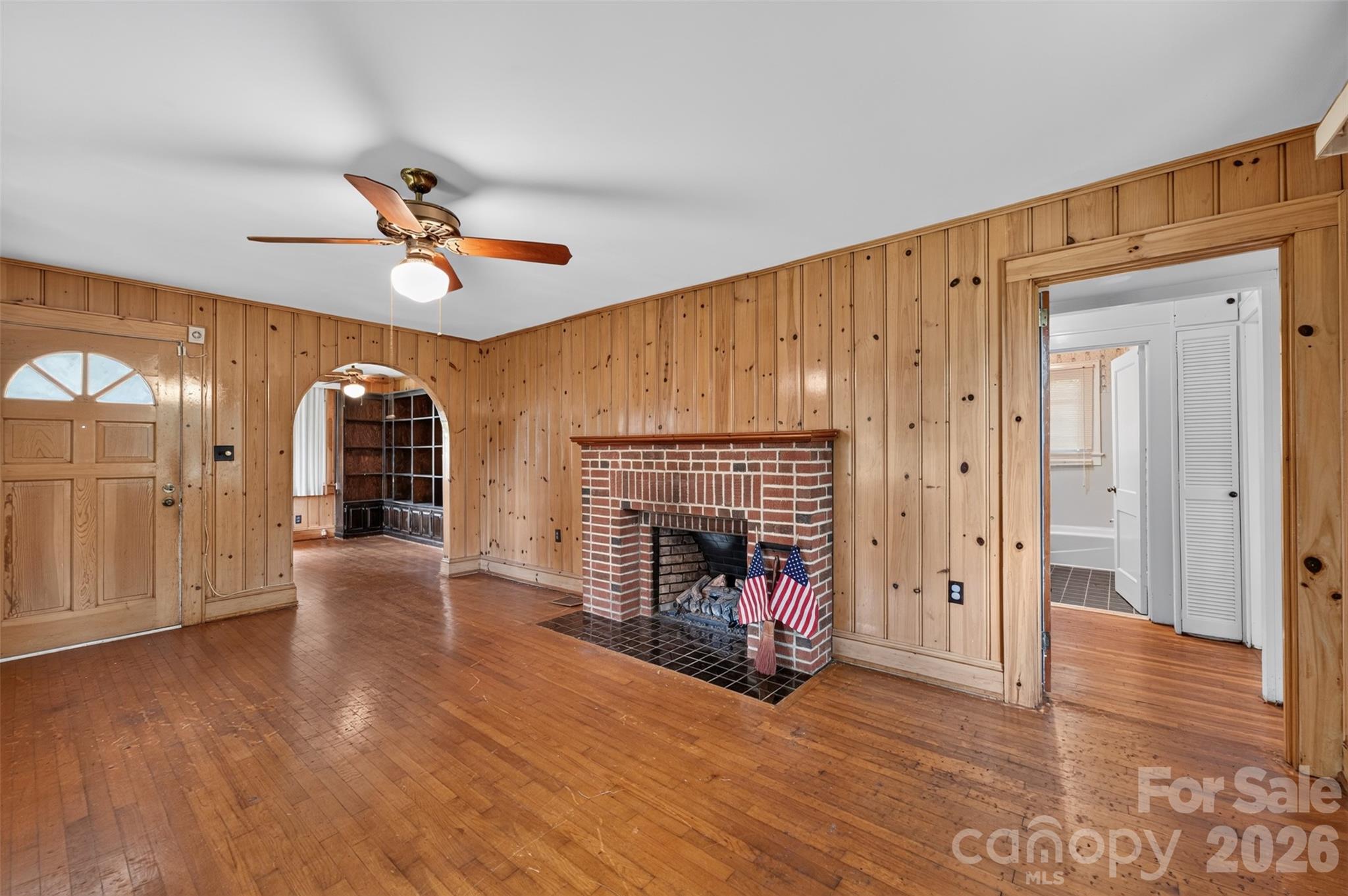 311 33rd Street Drive SE — Hickory