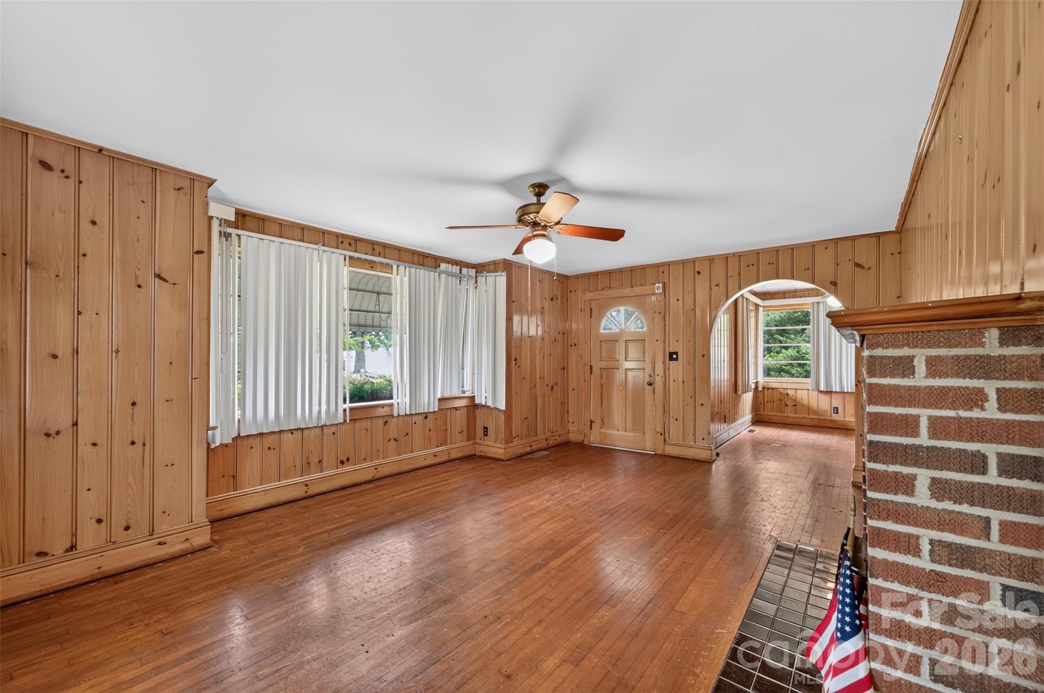 311 33rd Street Drive SE — Hickory