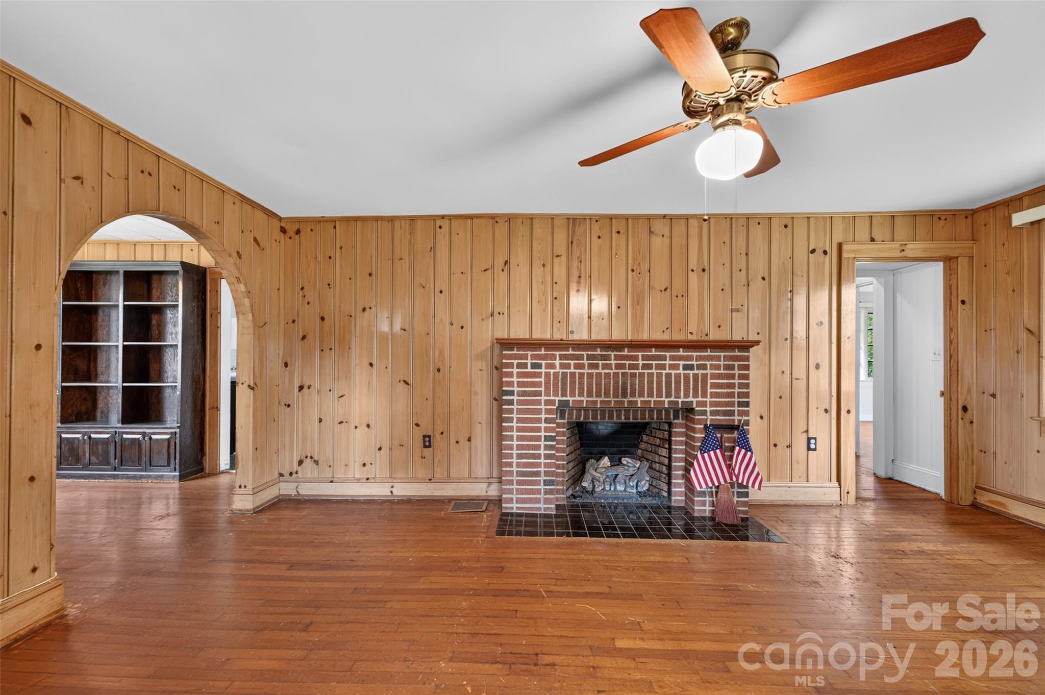 311 33rd Street Drive SE — Hickory