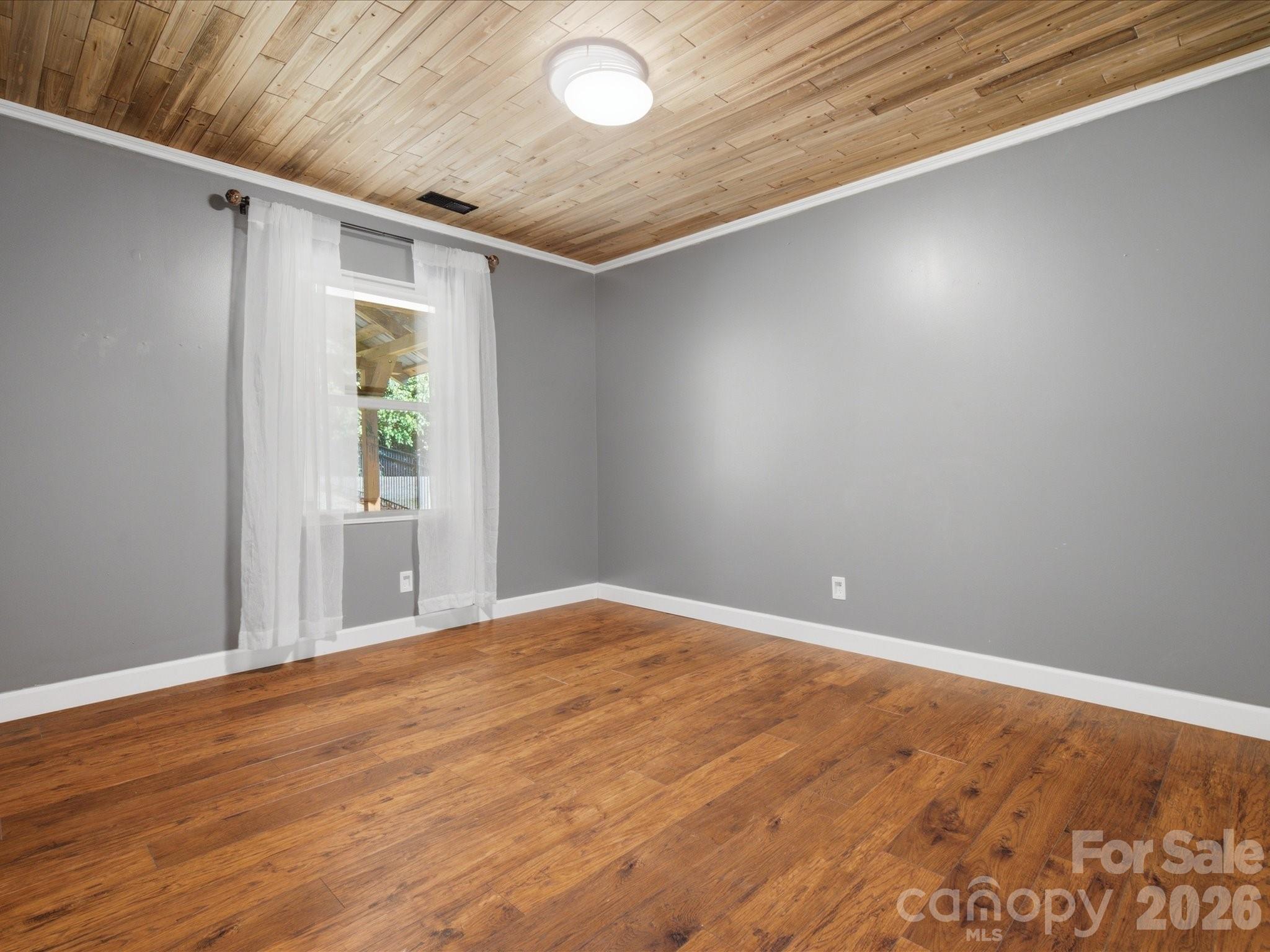 127 W Bank Drive — Charlotte