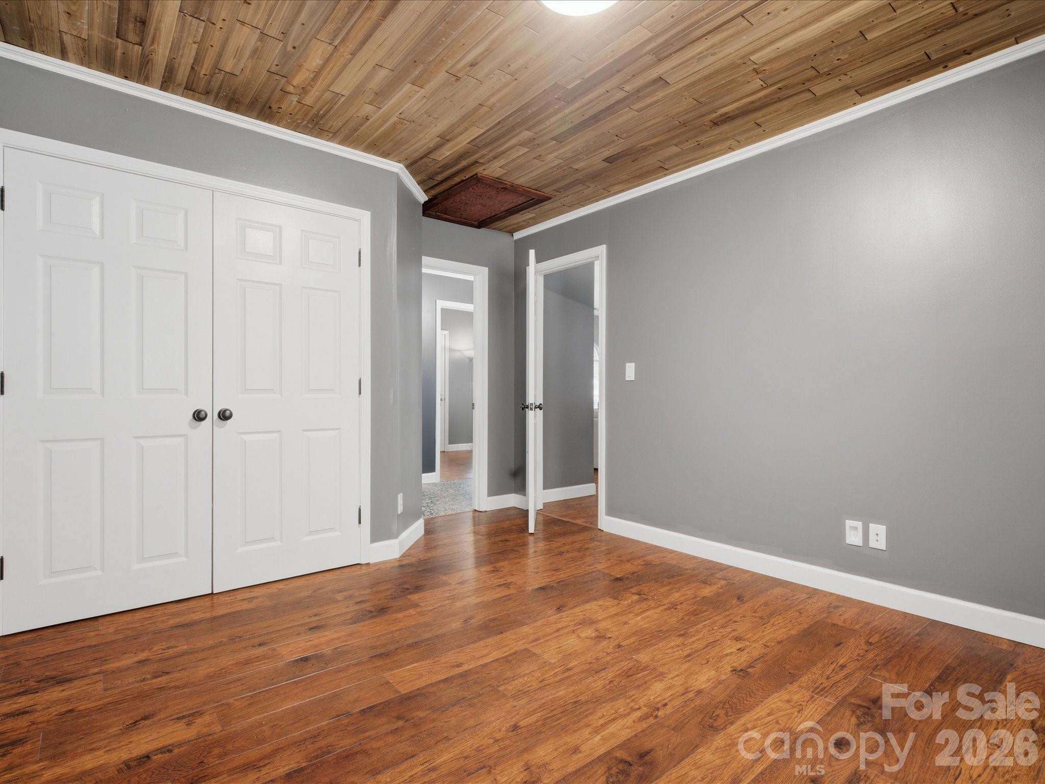 127 W Bank Drive — Charlotte