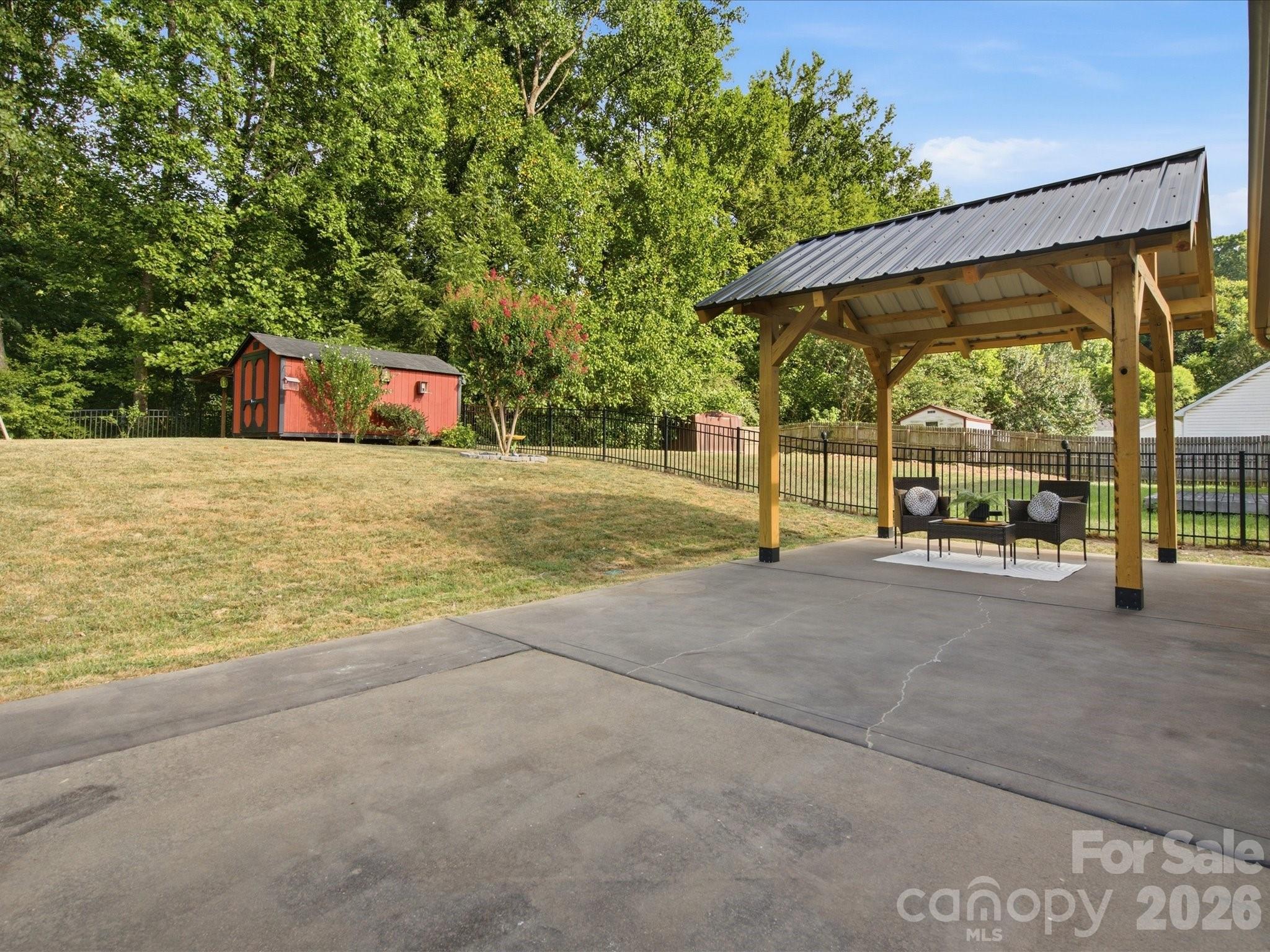 127 W Bank Drive — Charlotte