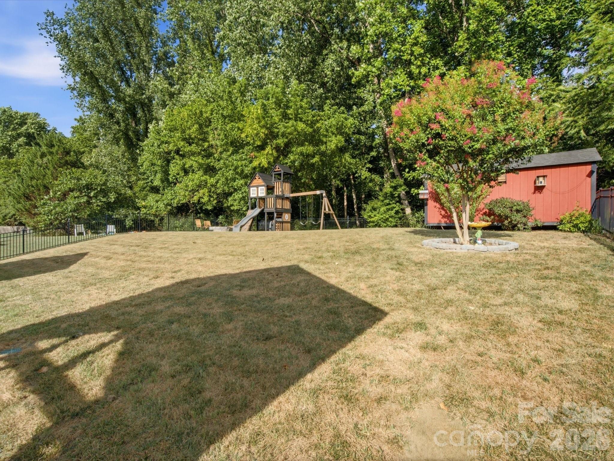 127 W Bank Drive — Charlotte
