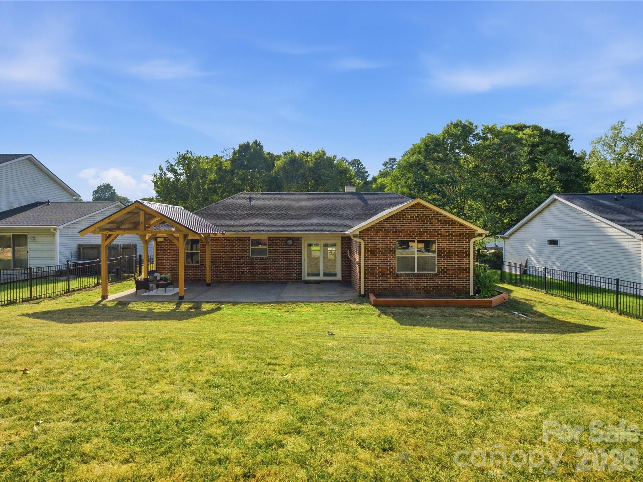 127 W Bank Drive — Charlotte
