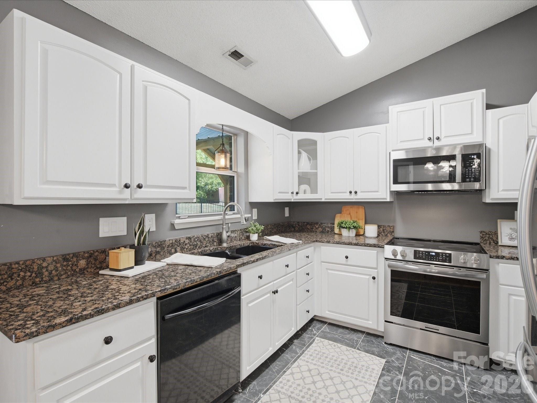 127 W Bank Drive — Charlotte
