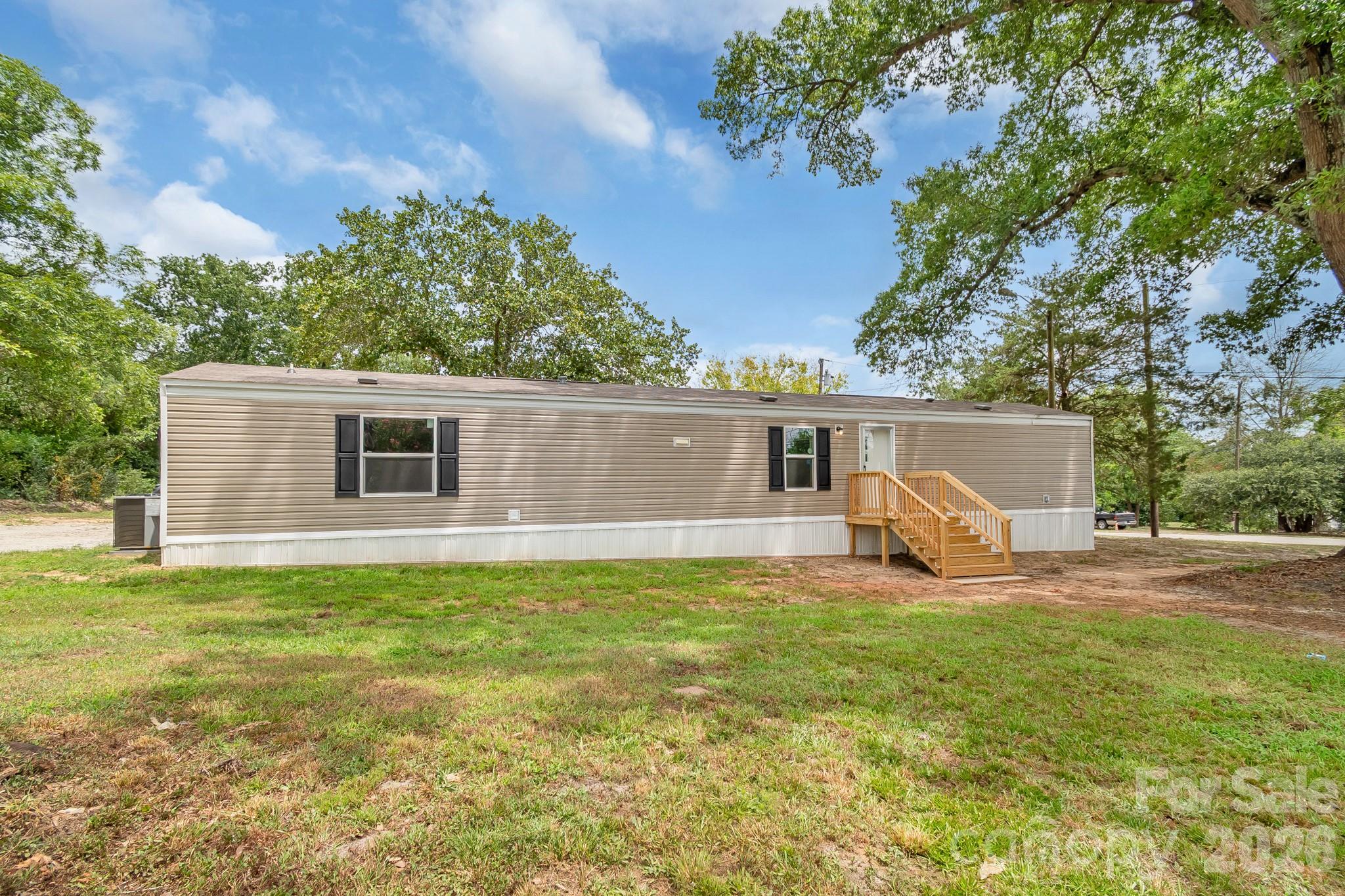 7627 Kershaw Camden Highway — Kershaw