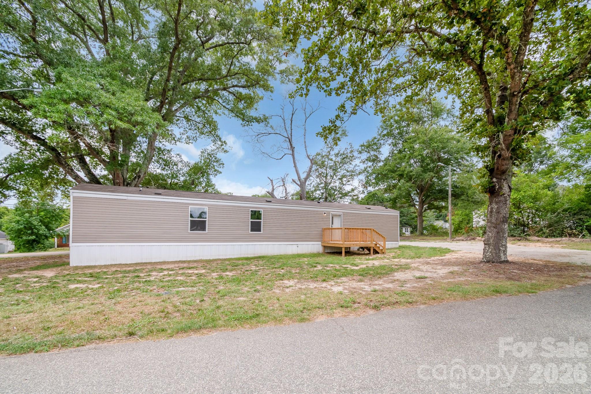 7627 Kershaw Camden Highway — Kershaw