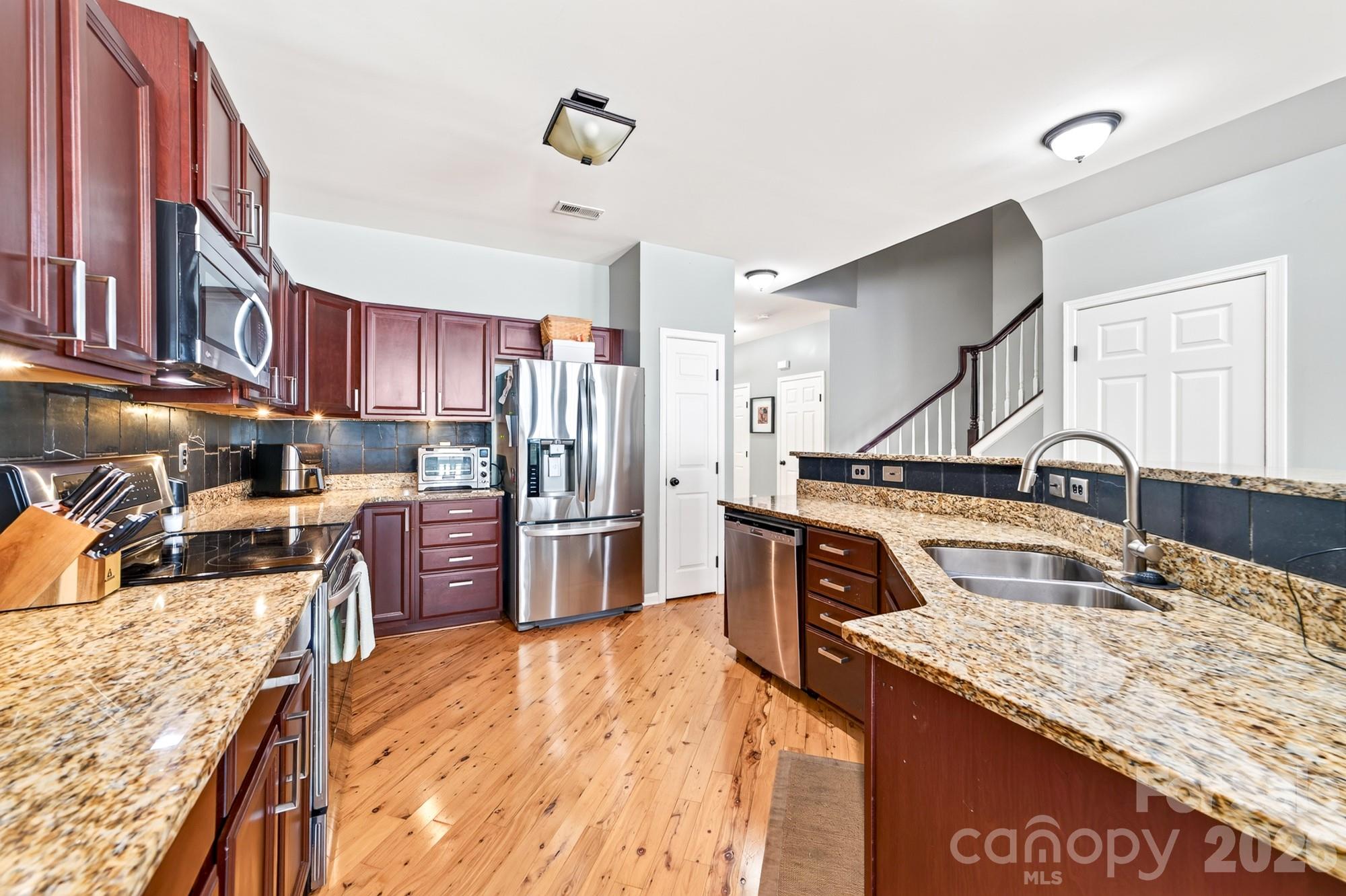 8261 Bridgegate Drive — Huntersville