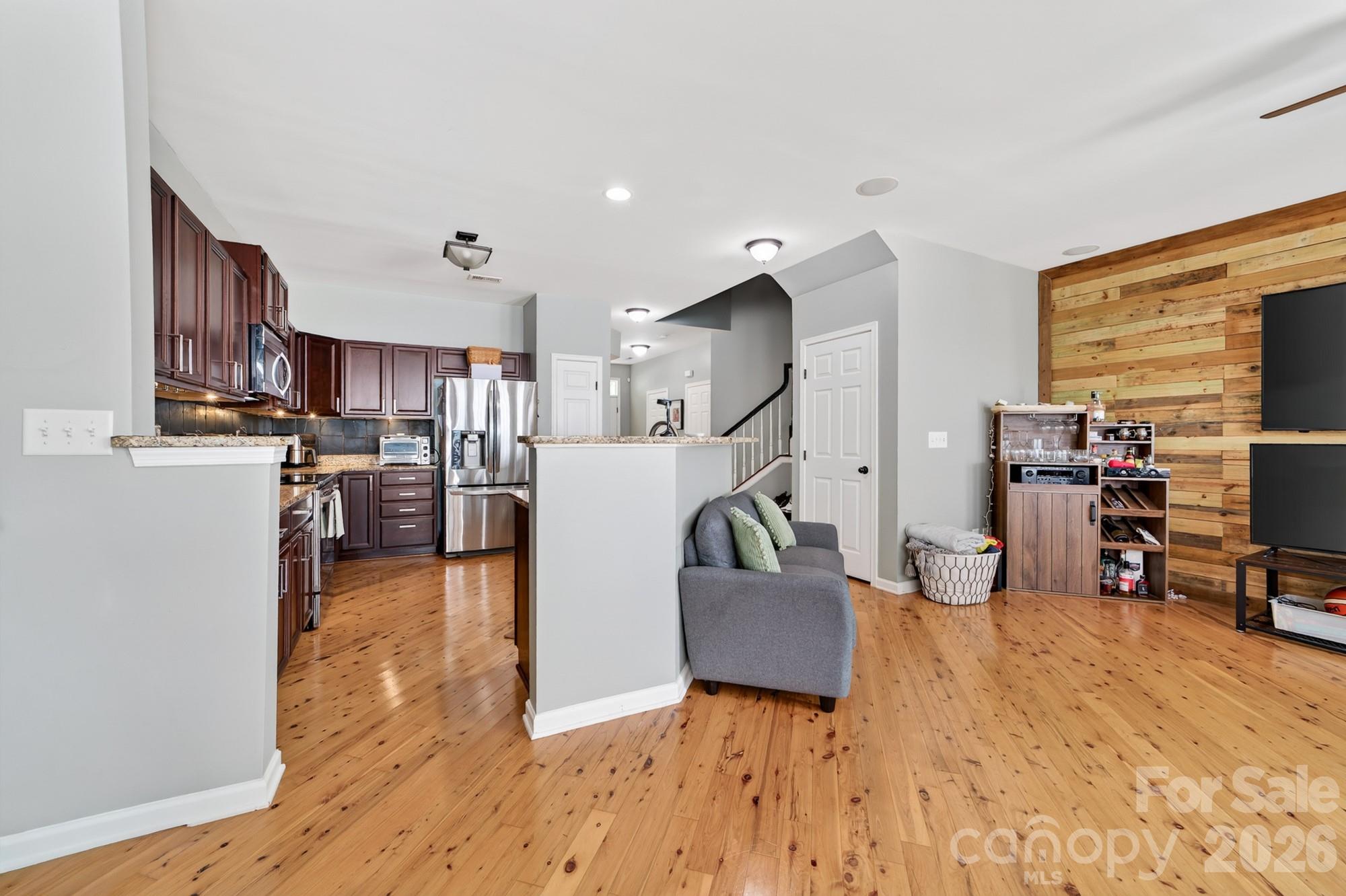 8261 Bridgegate Drive — Huntersville