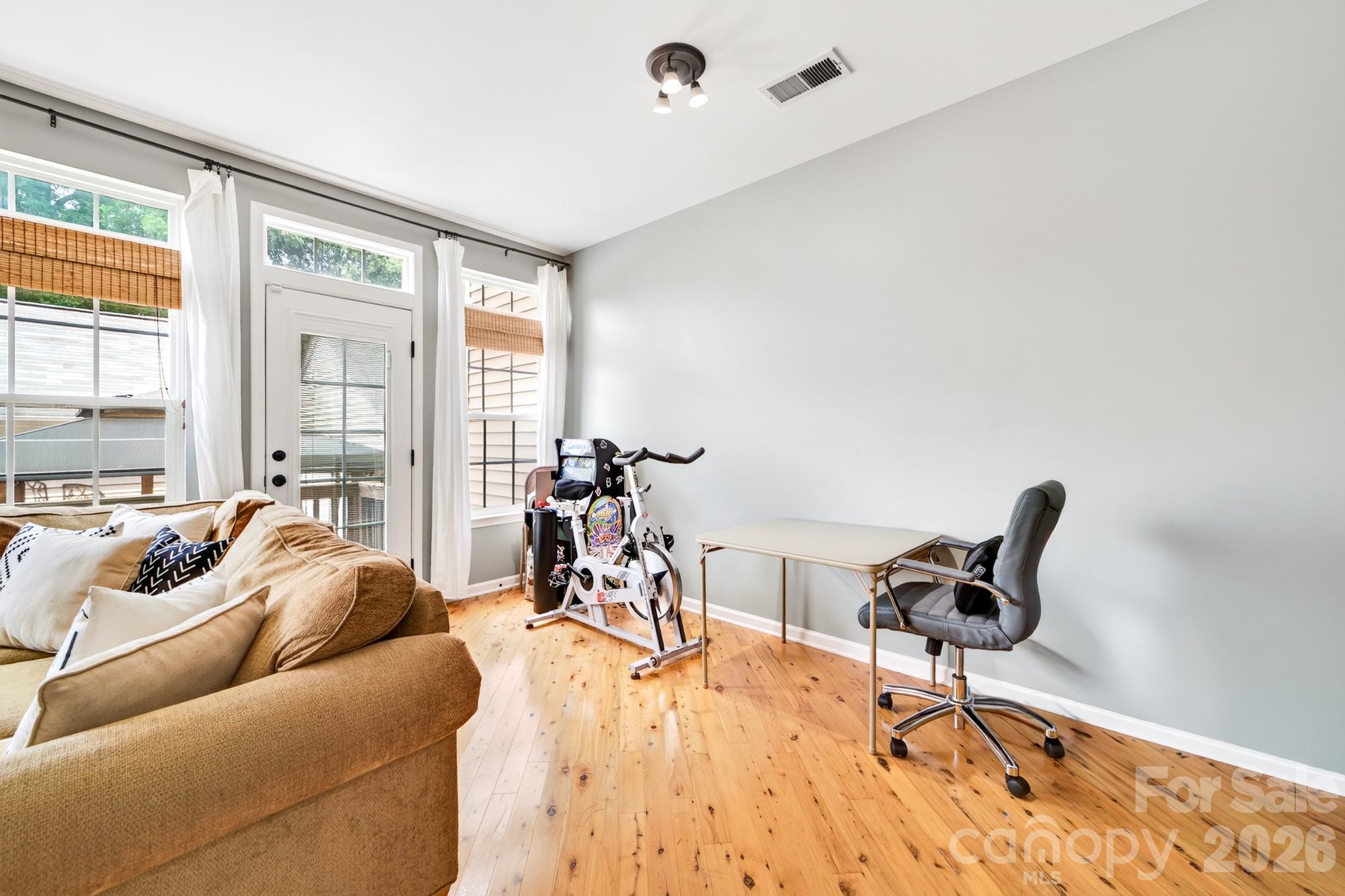 8261 Bridgegate Drive — Huntersville