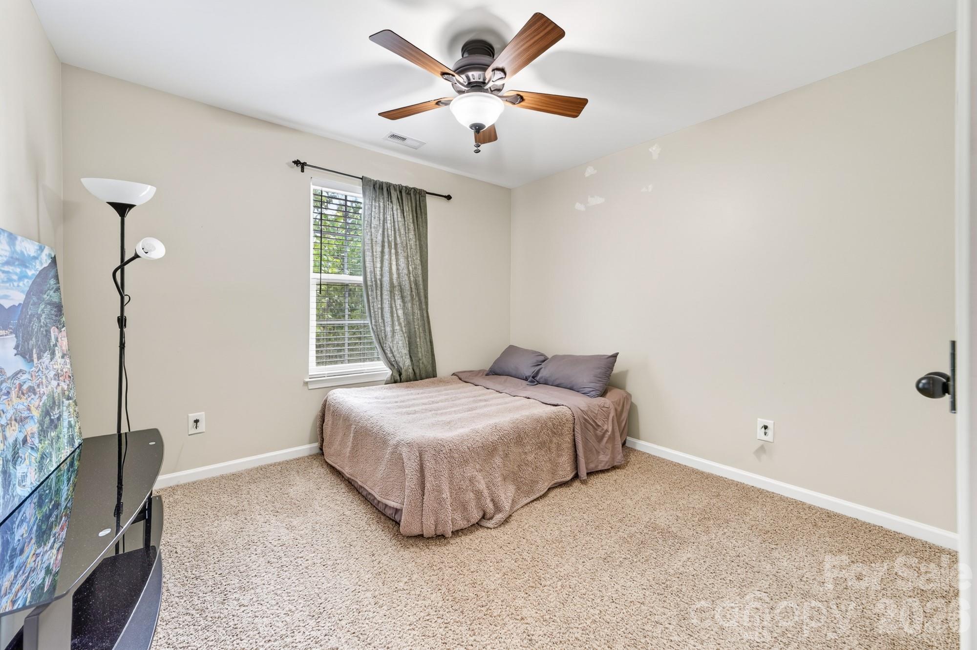 8261 Bridgegate Drive — Huntersville