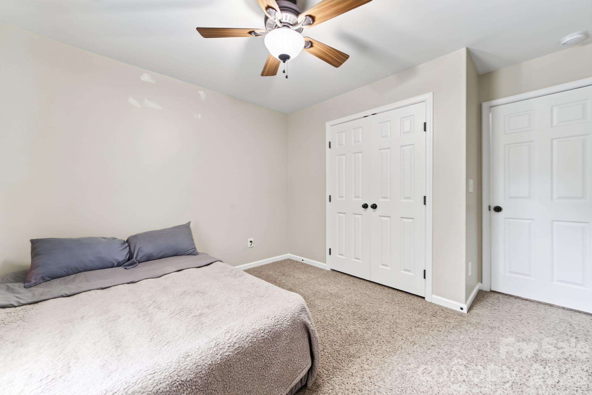 8261 Bridgegate Drive — Huntersville