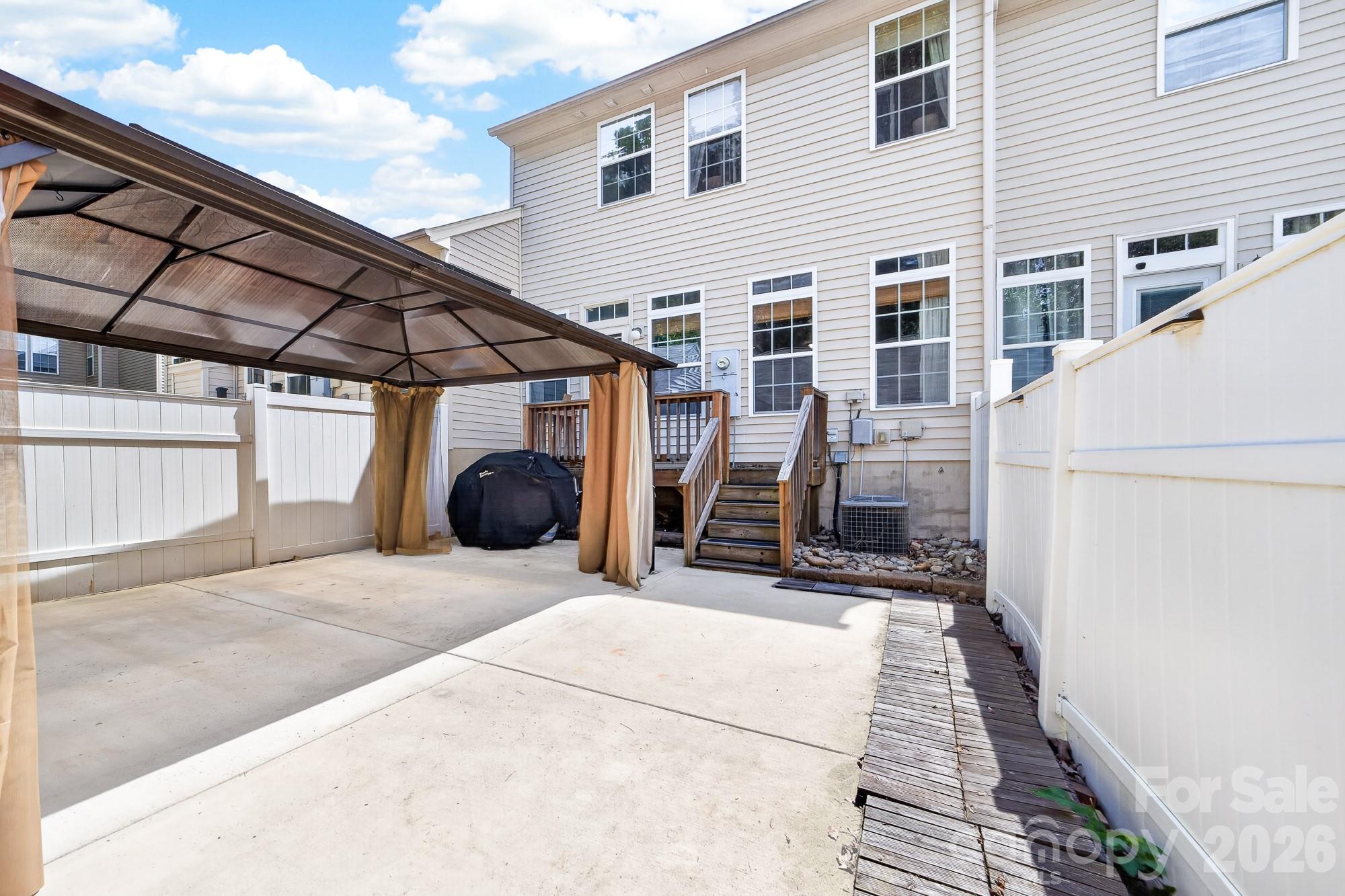 8261 Bridgegate Drive — Huntersville