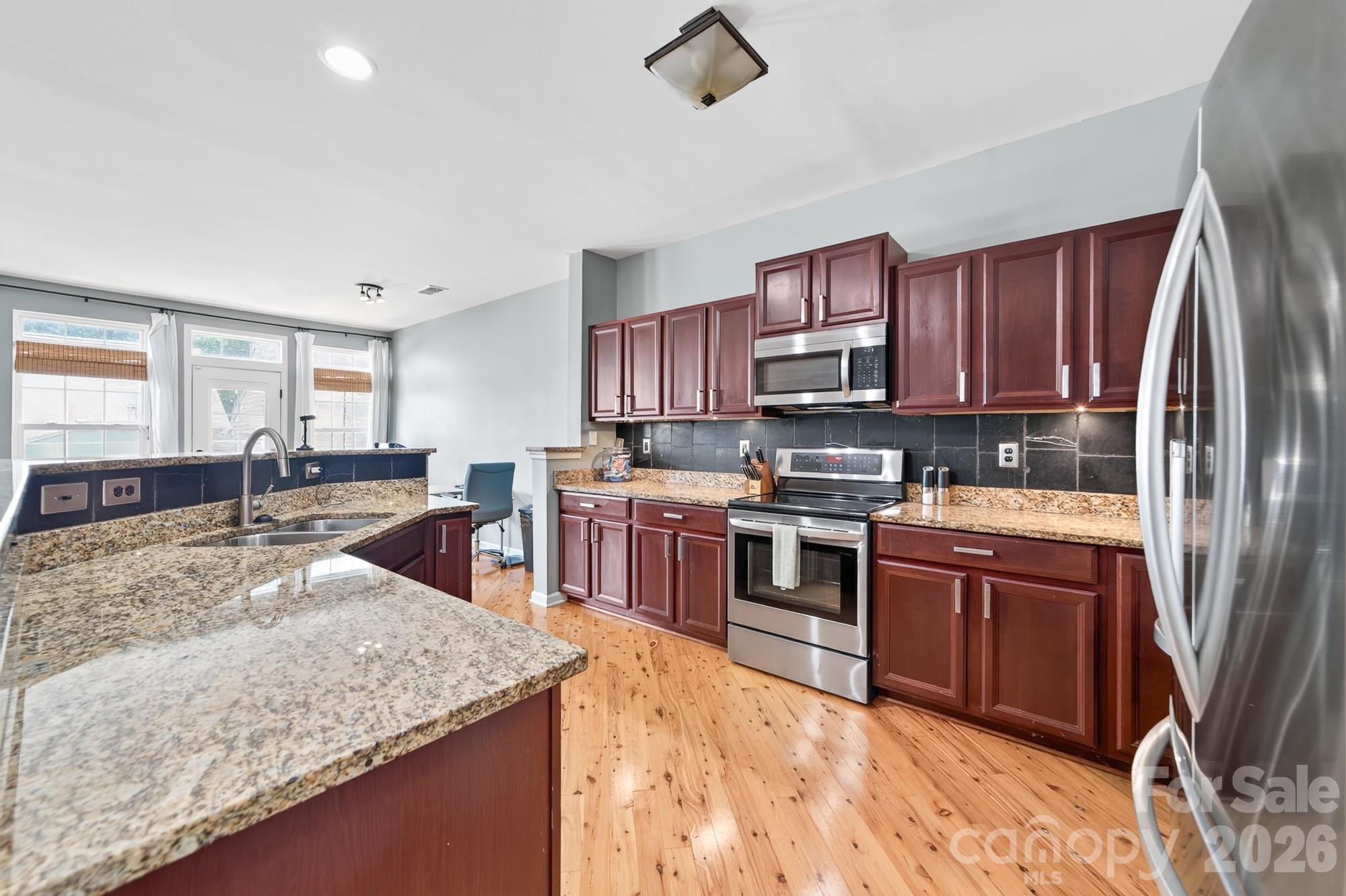 8261 Bridgegate Drive — Huntersville