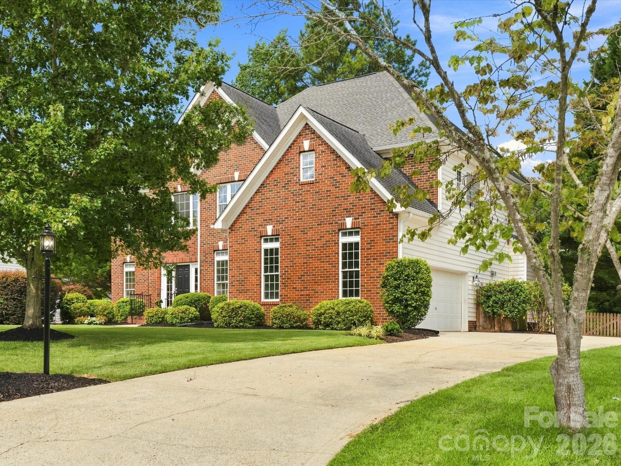 1012 Easthampton Lane — Waxhaw