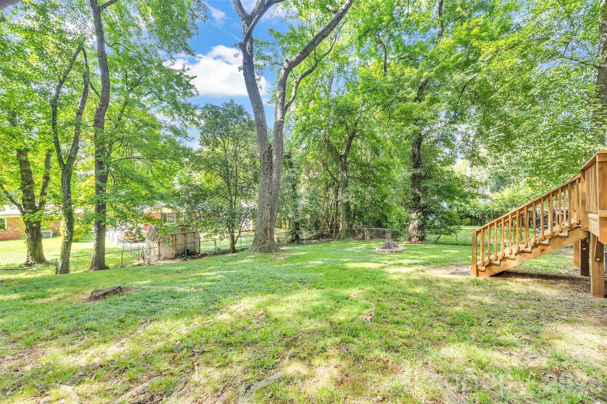 2213 Lanier Avenue — Charlotte