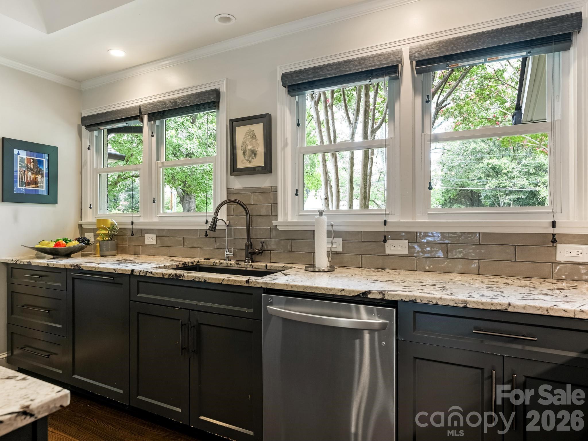 2652 Knollwood Road — Charlotte