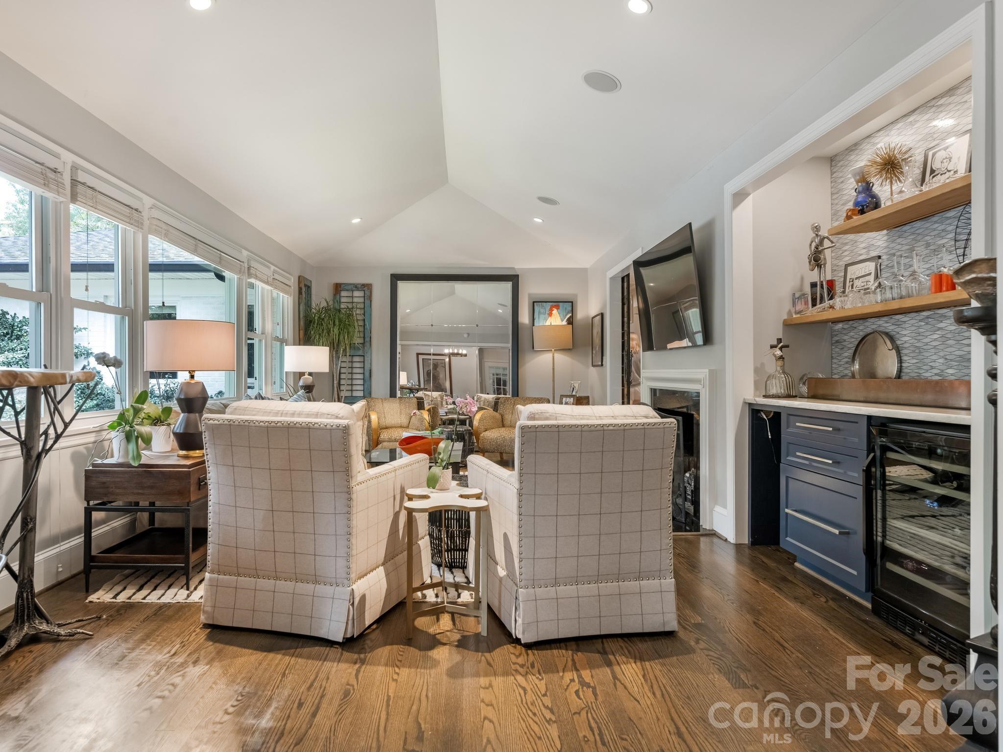 2652 Knollwood Road — Charlotte