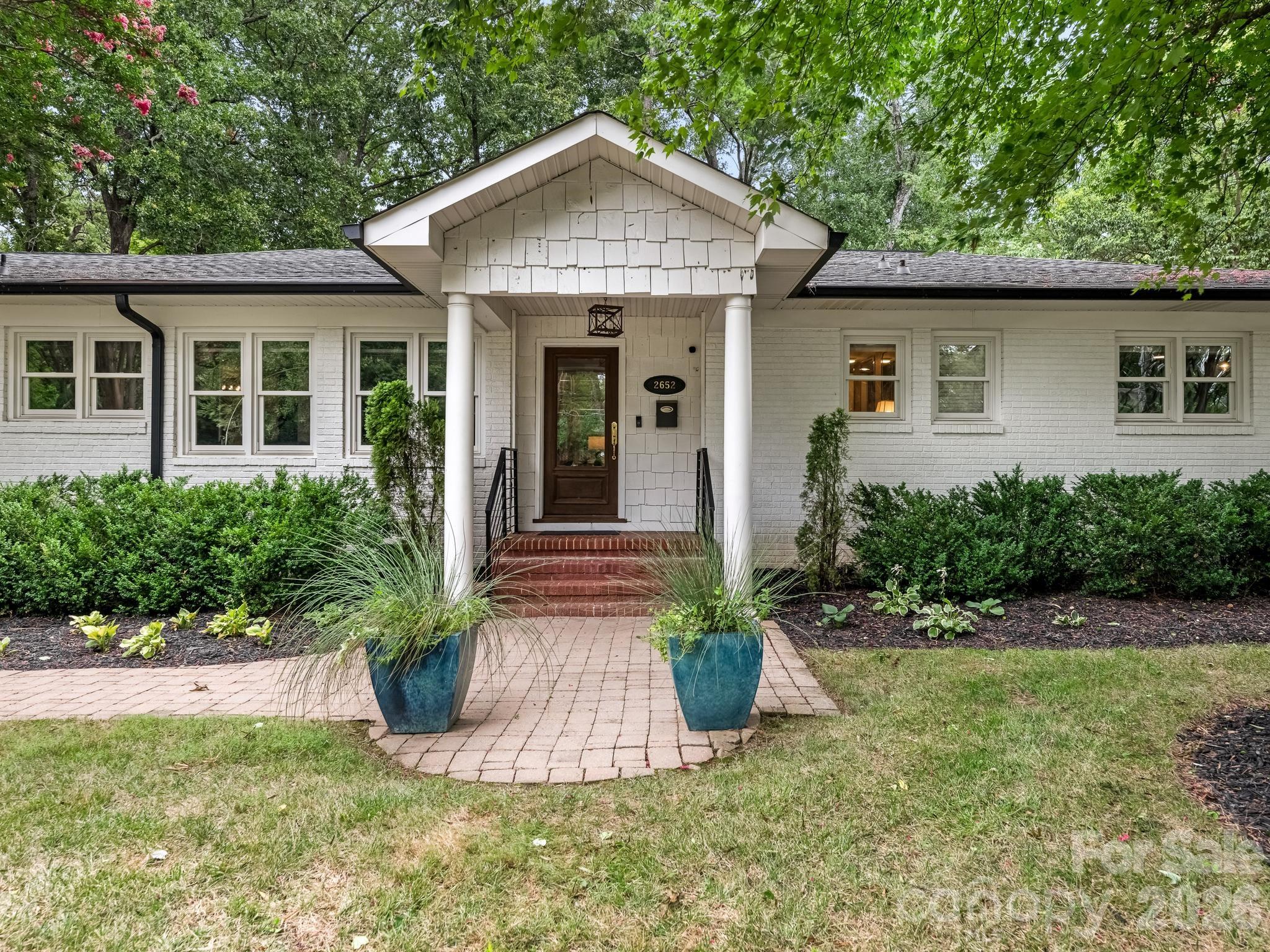 2652 Knollwood Road — Charlotte