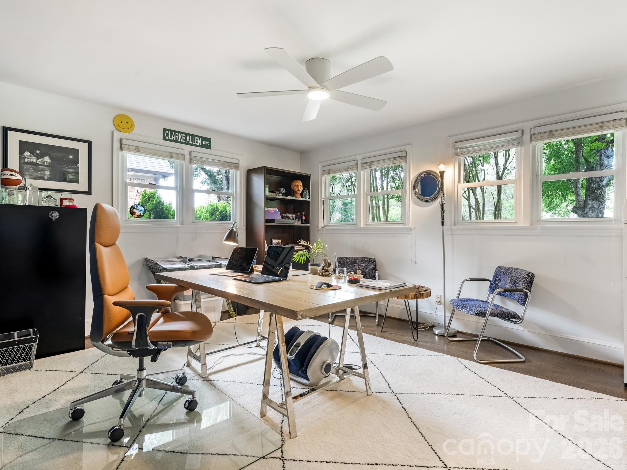 2652 Knollwood Road — Charlotte