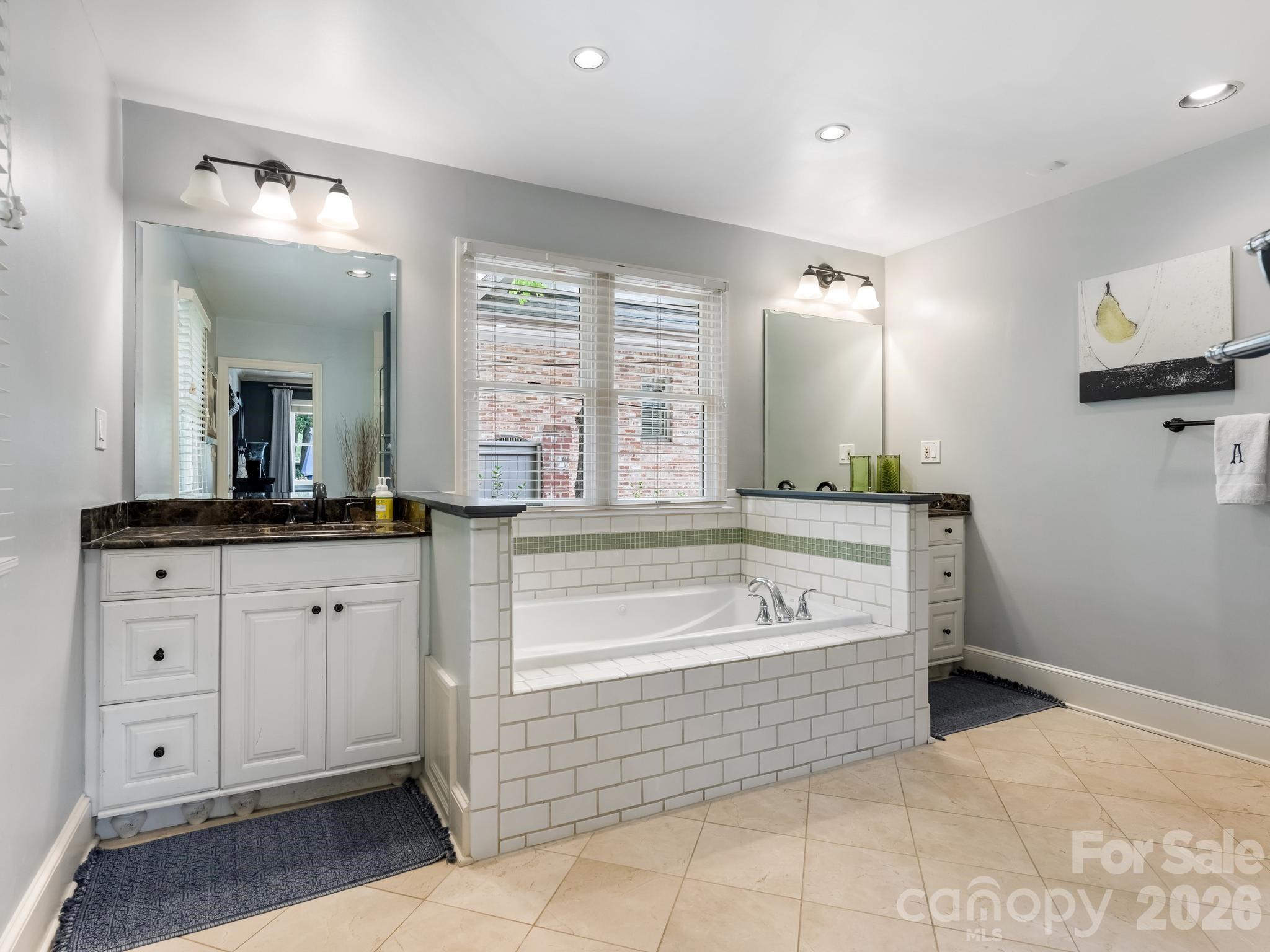 2652 Knollwood Road — Charlotte