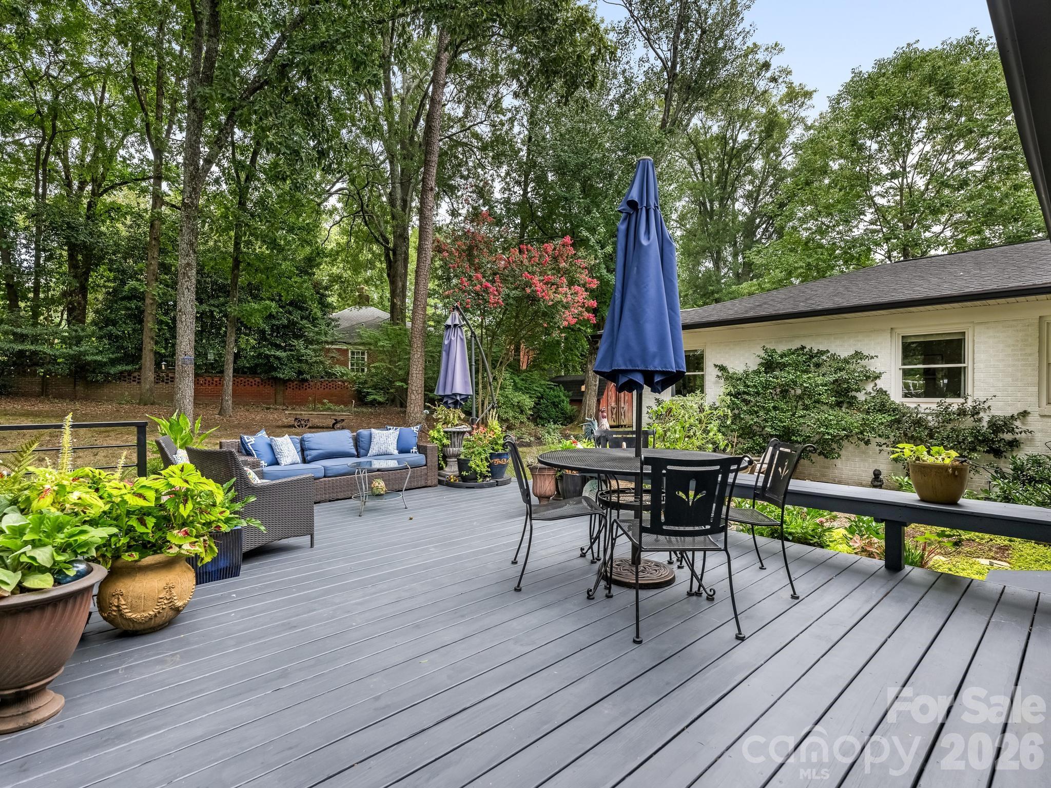 2652 Knollwood Road — Charlotte