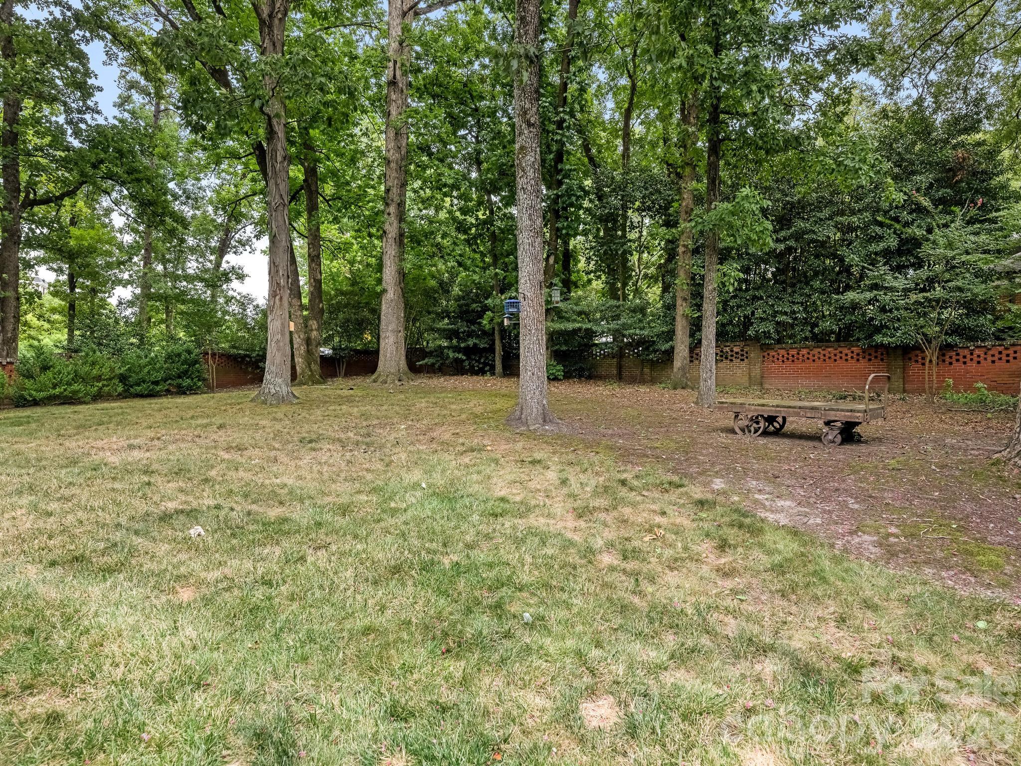 2652 Knollwood Road — Charlotte