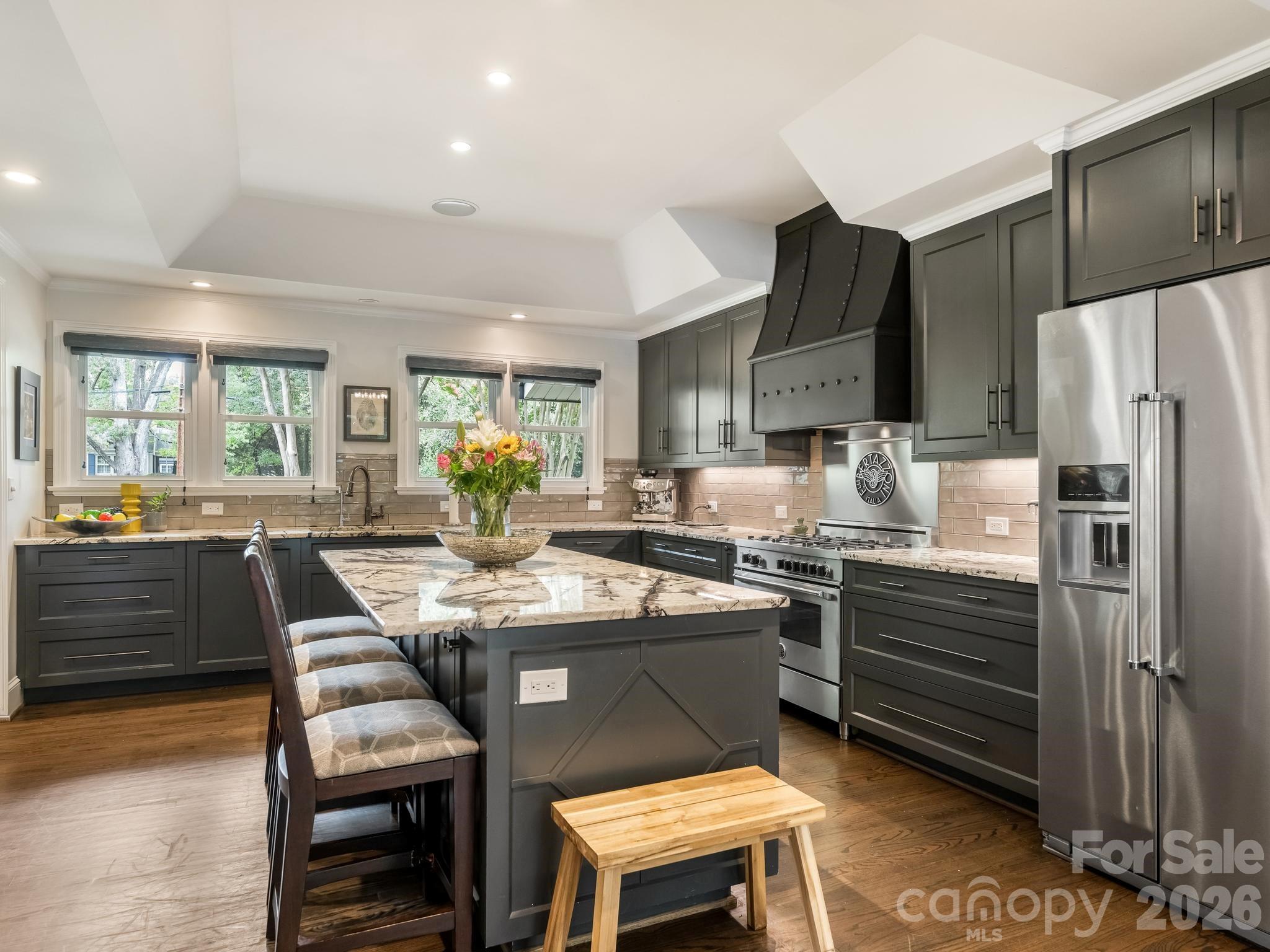 2652 Knollwood Road — Charlotte