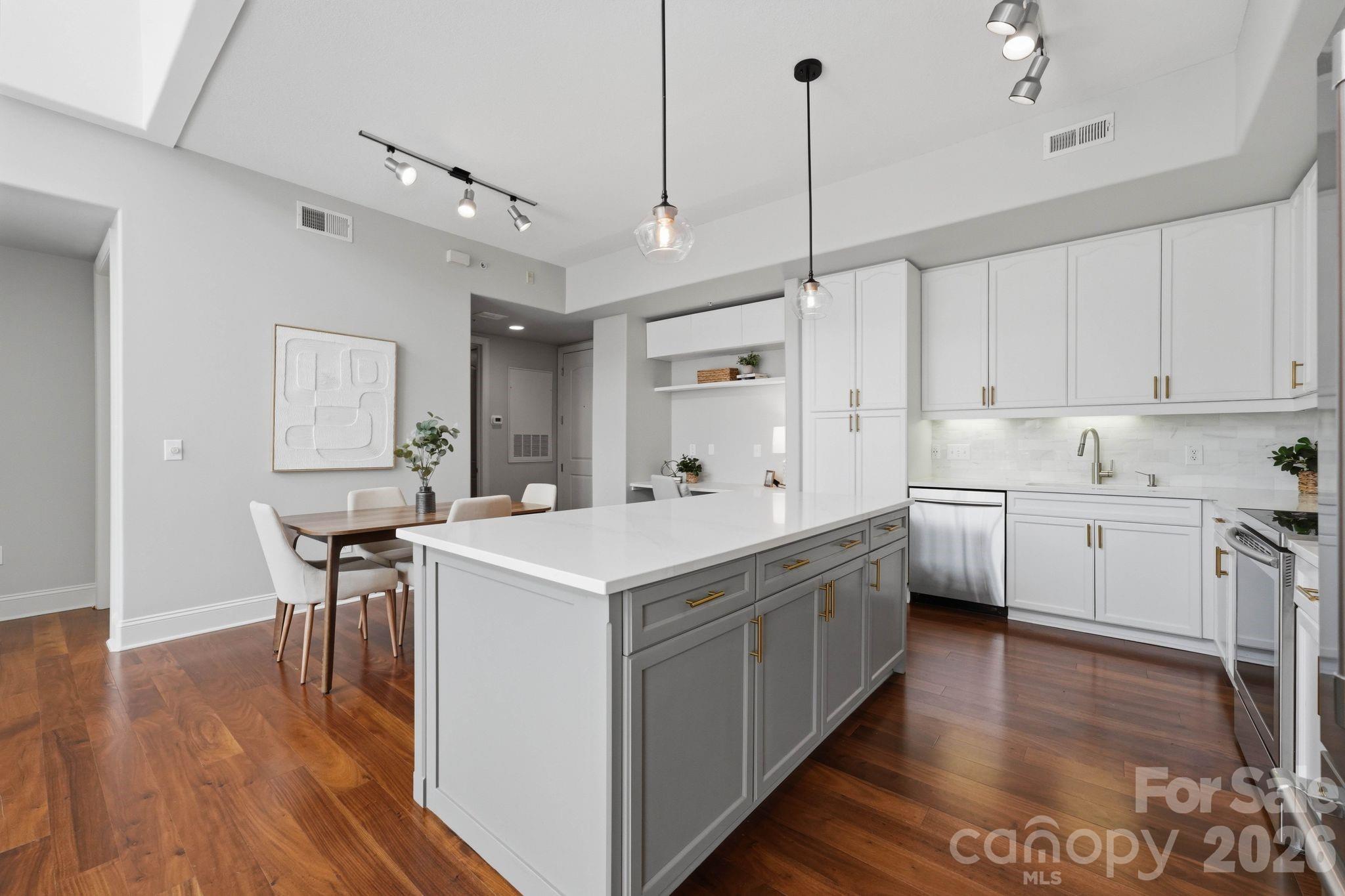 4620 Piedmont Row Drive #705 — Charlotte