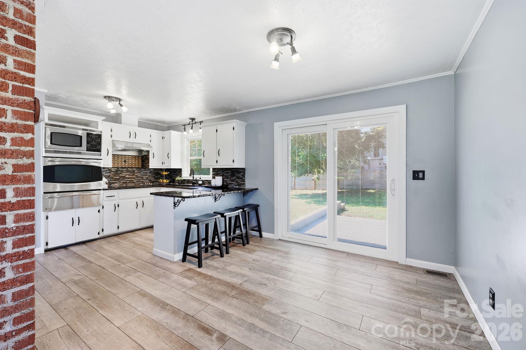 1300 Montgomery Avenue — Albemarle