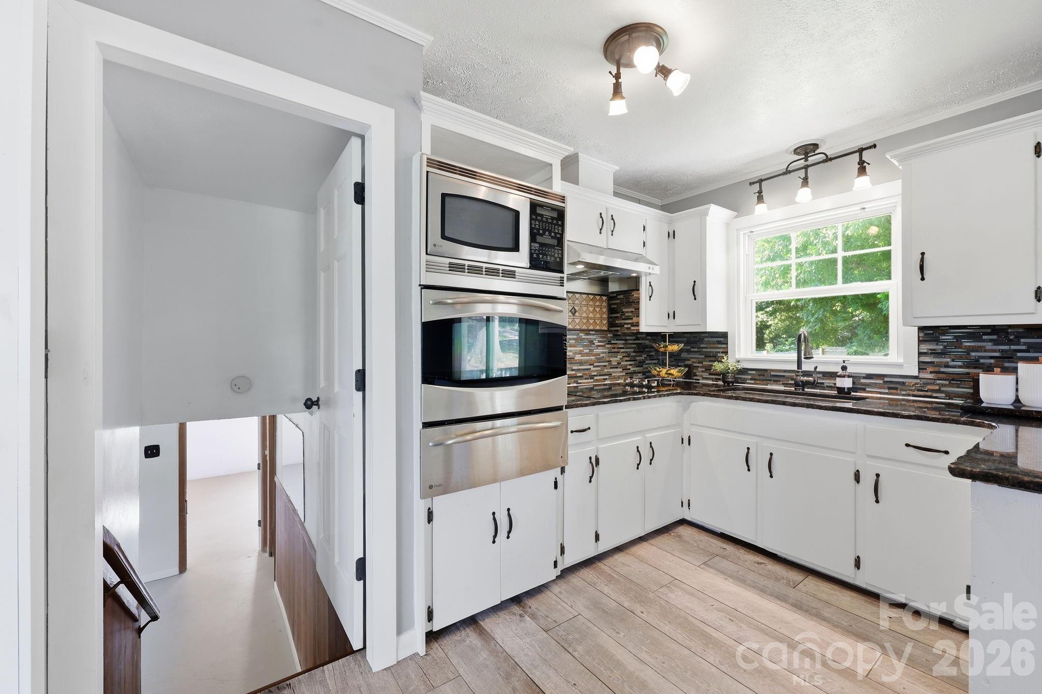 1300 Montgomery Avenue — Albemarle