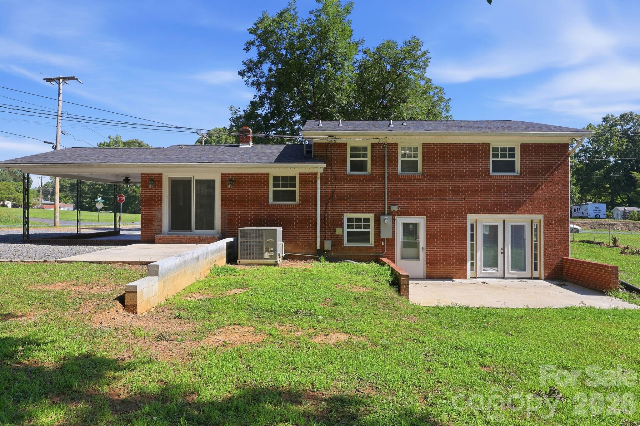 1300 Montgomery Avenue — Albemarle