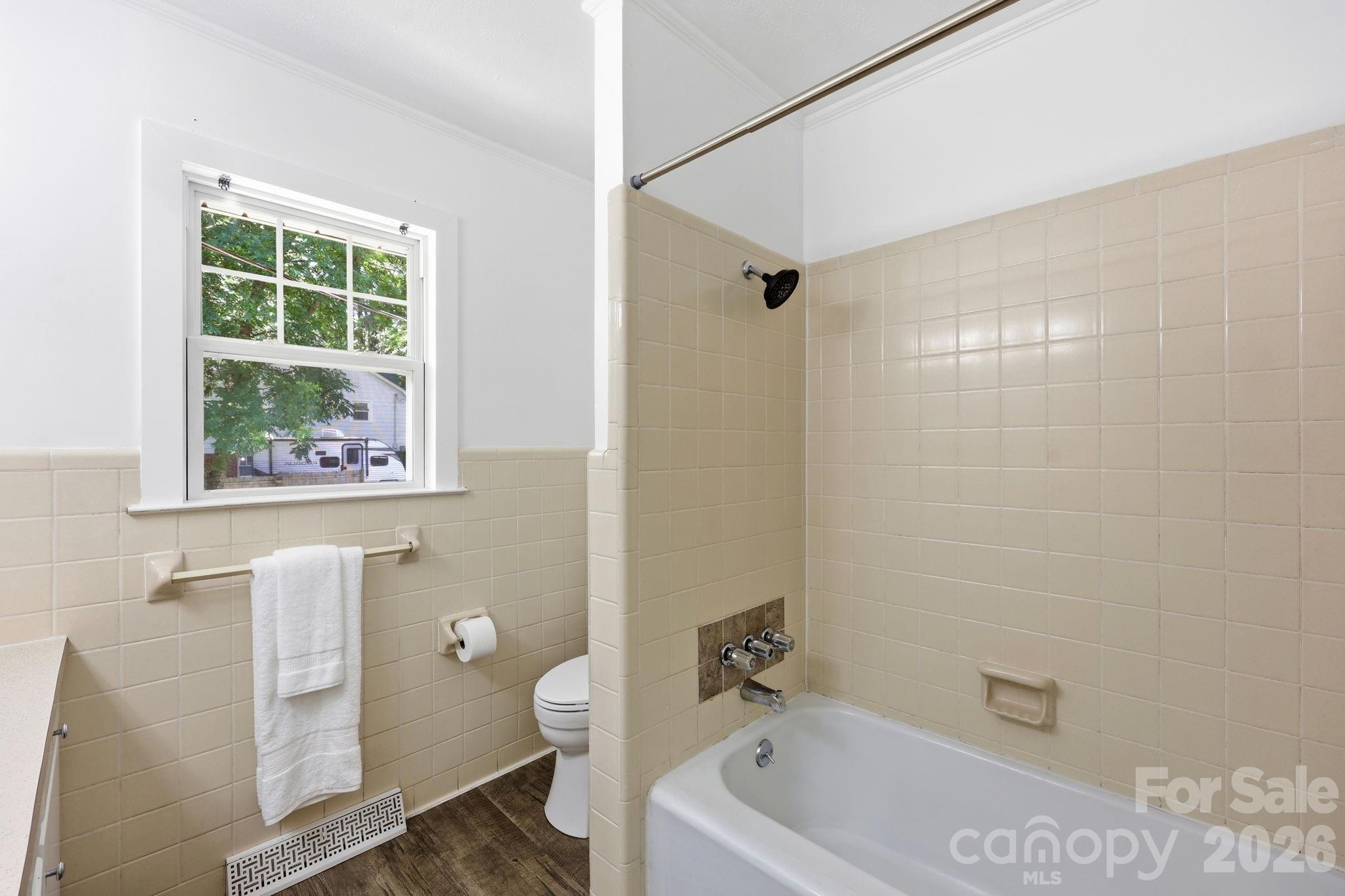 1300 Montgomery Avenue — Albemarle