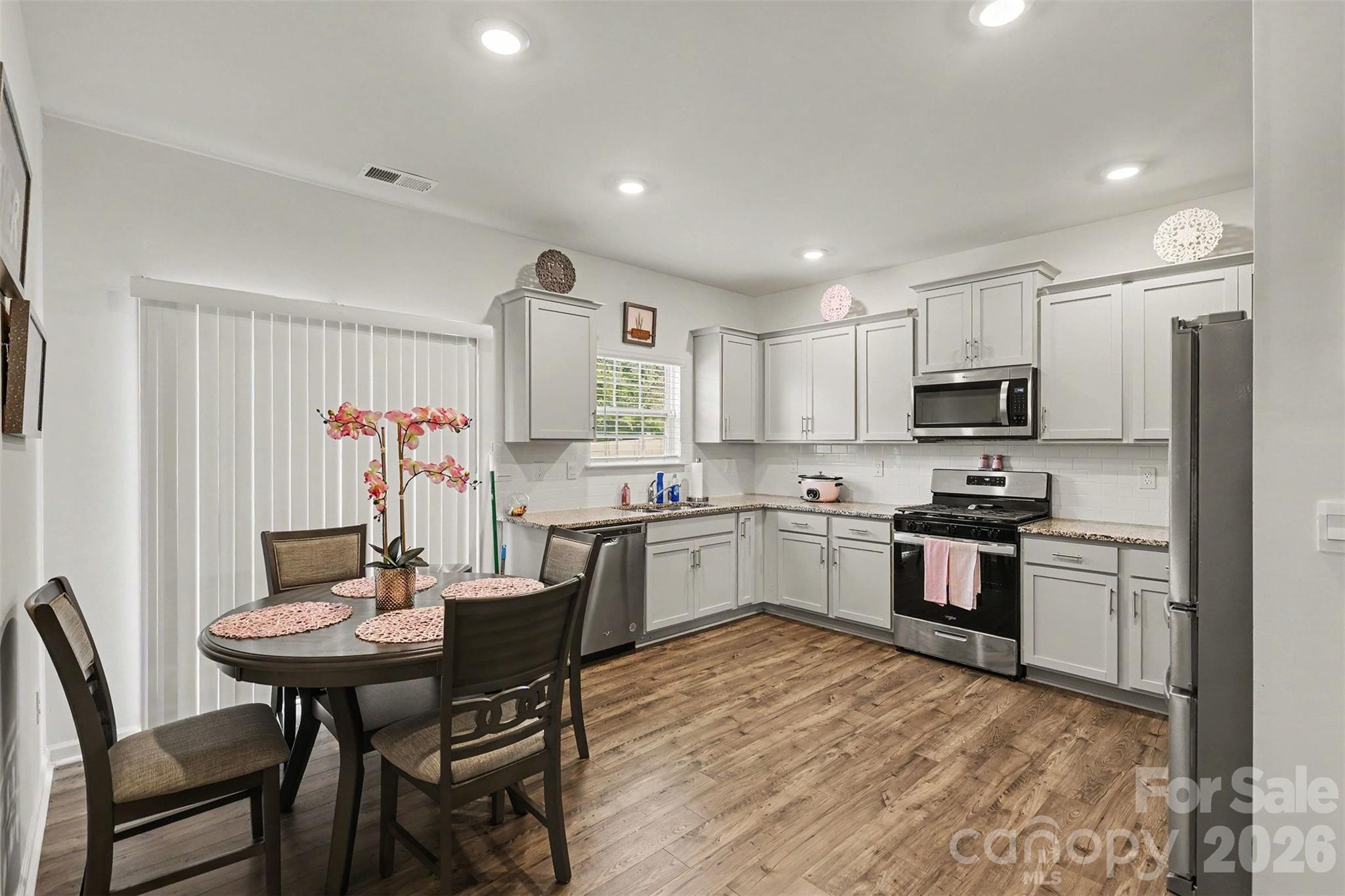7573 Stonehouse Drive — Gastonia