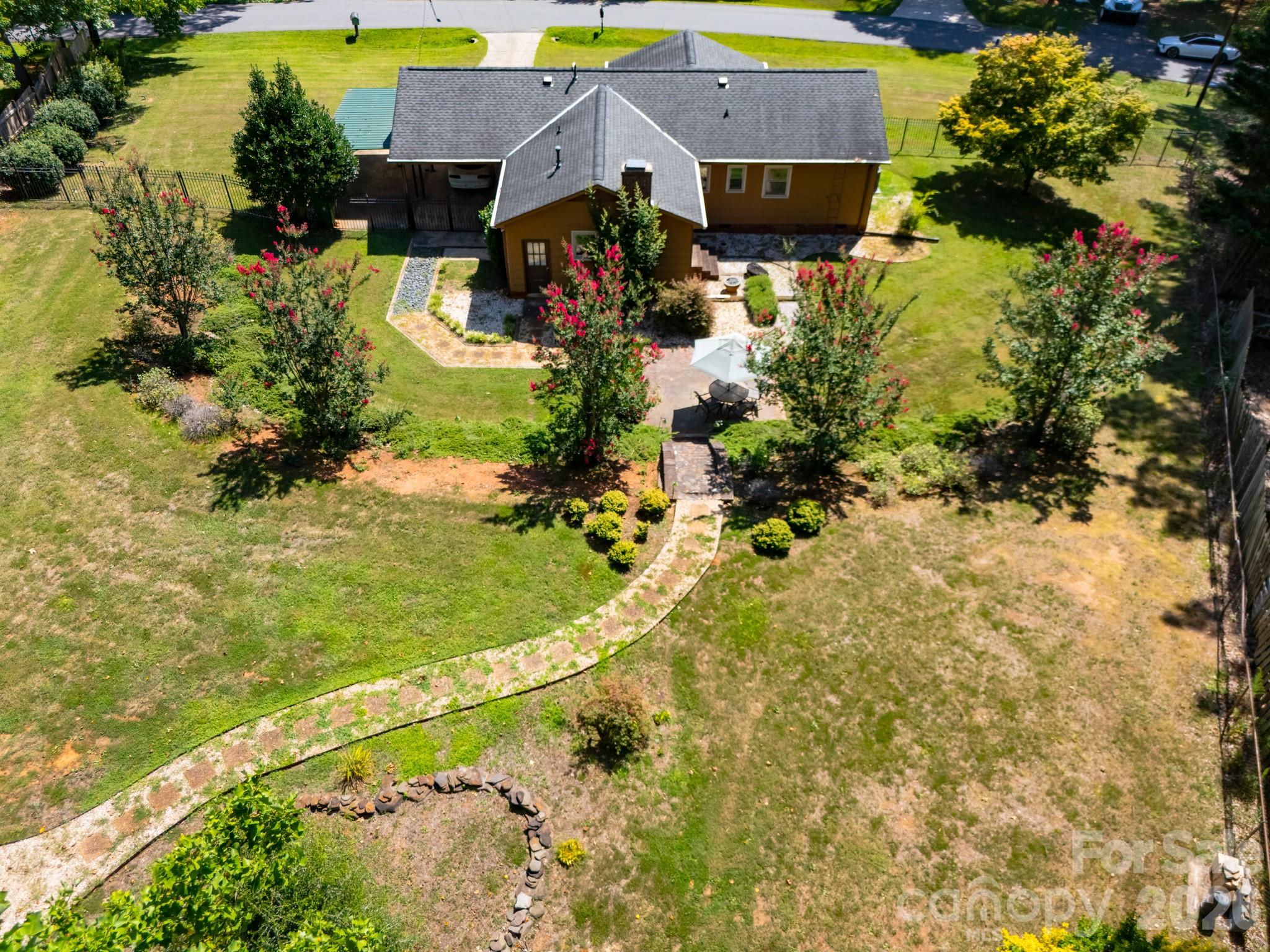 1433 Niagara Circle — Charlotte