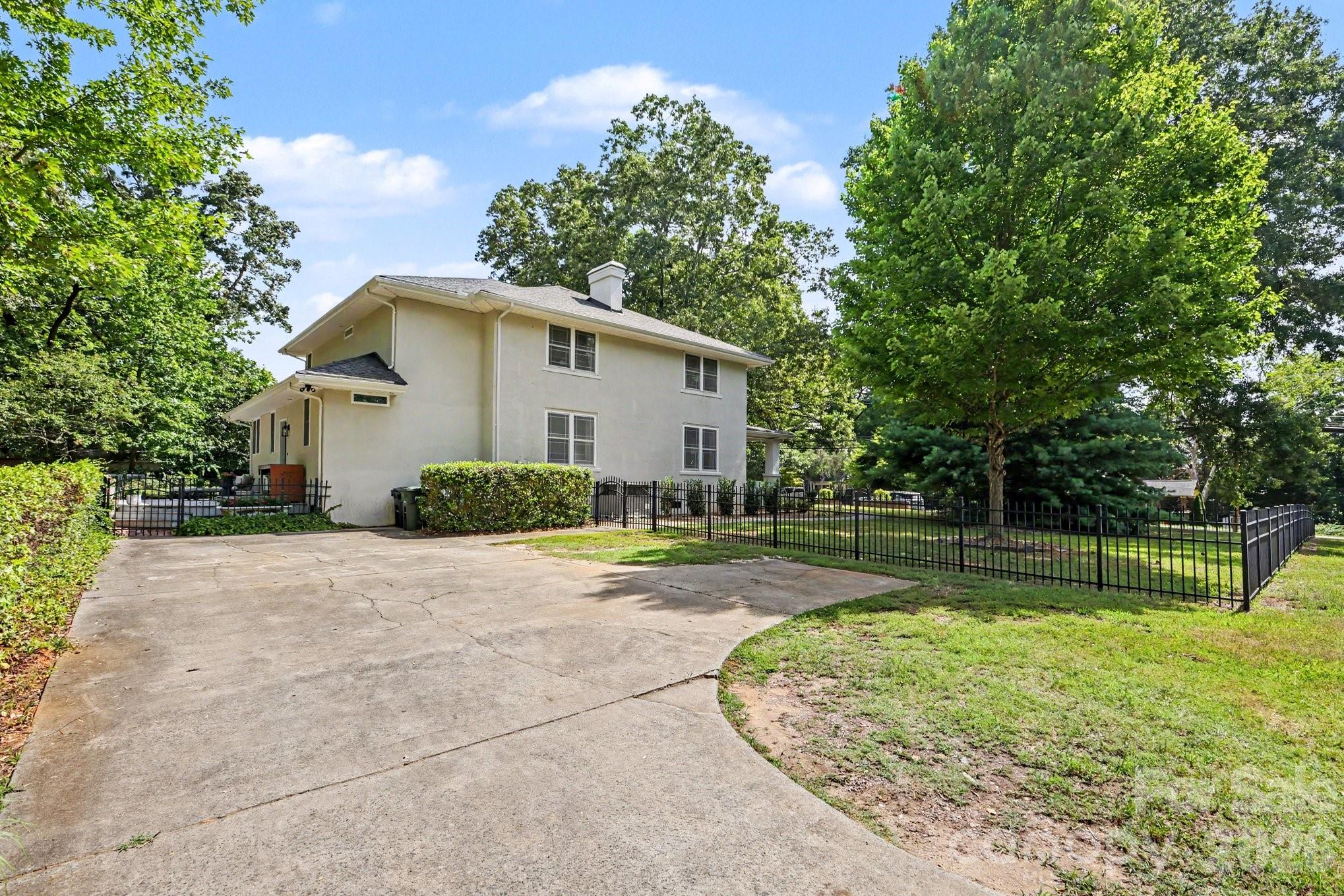 408 Griffith Road — Monroe