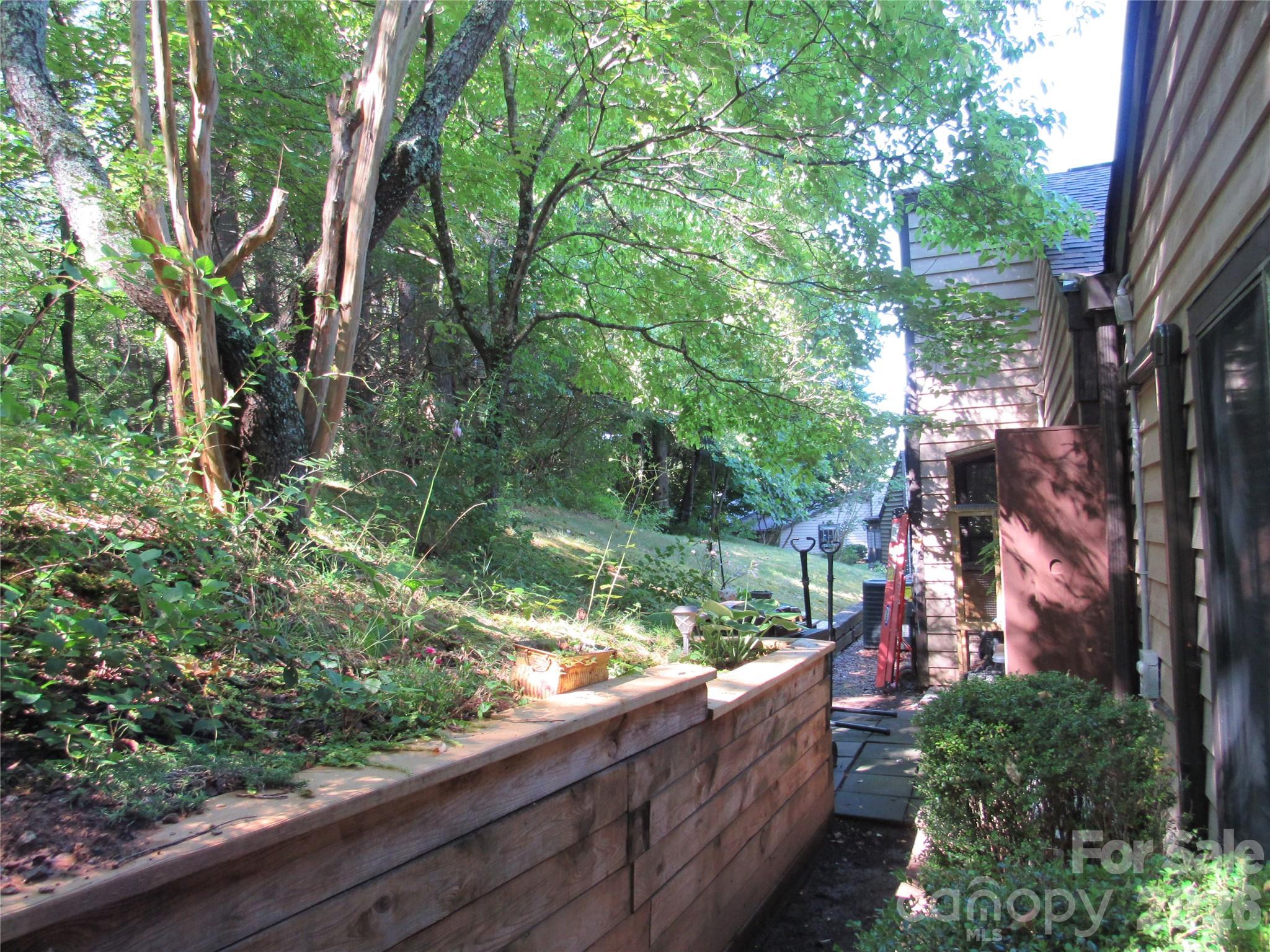 6 Woodlands Drive — Black Mountain