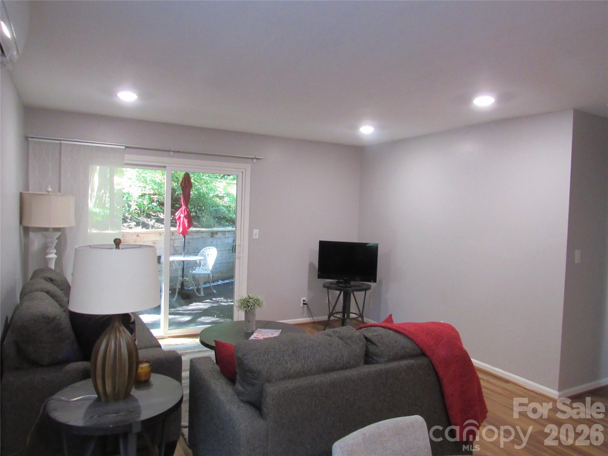 6 Woodlands Drive — Black Mountain