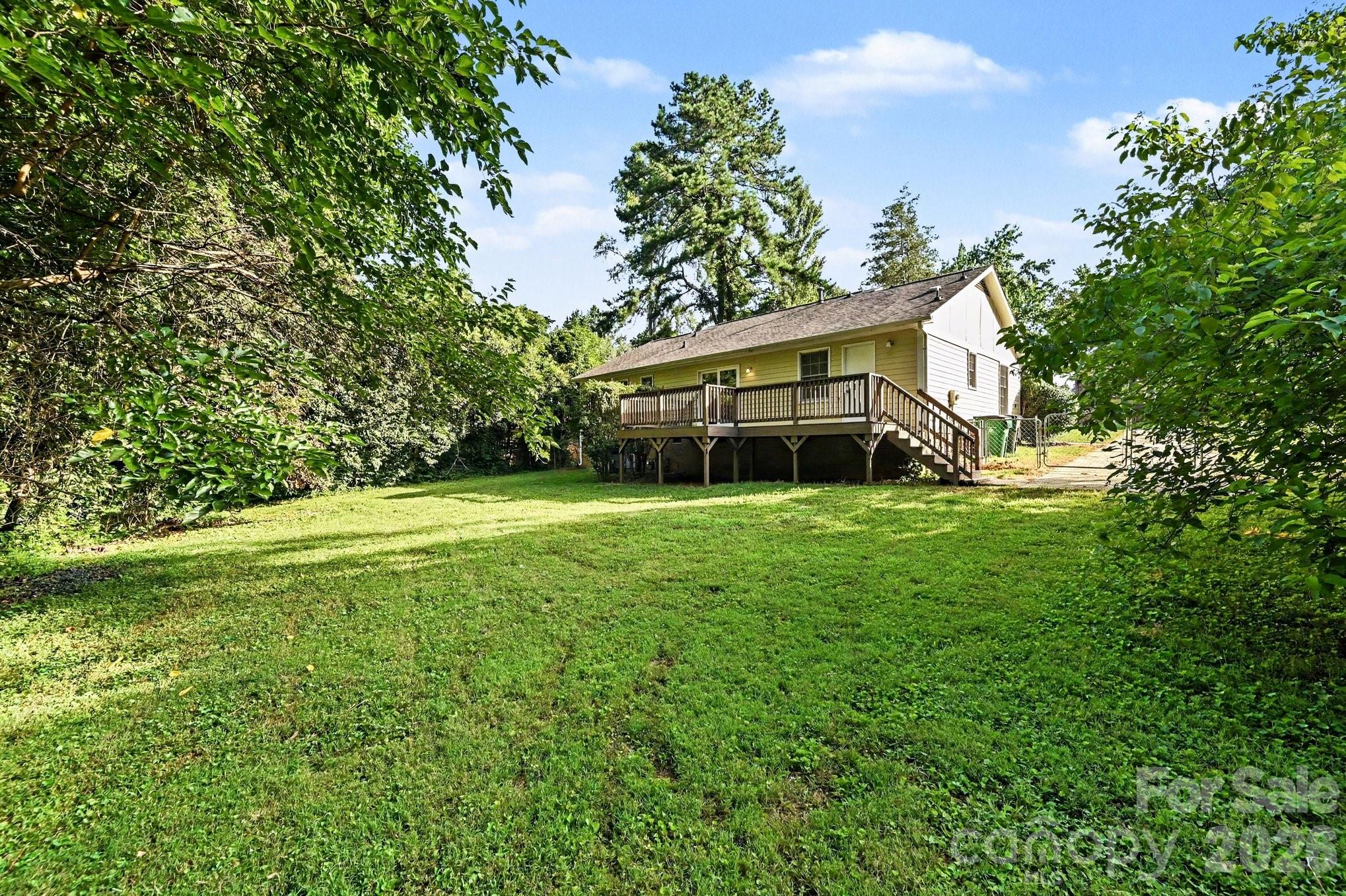 2726 Meadowcliff Drive — Charlotte