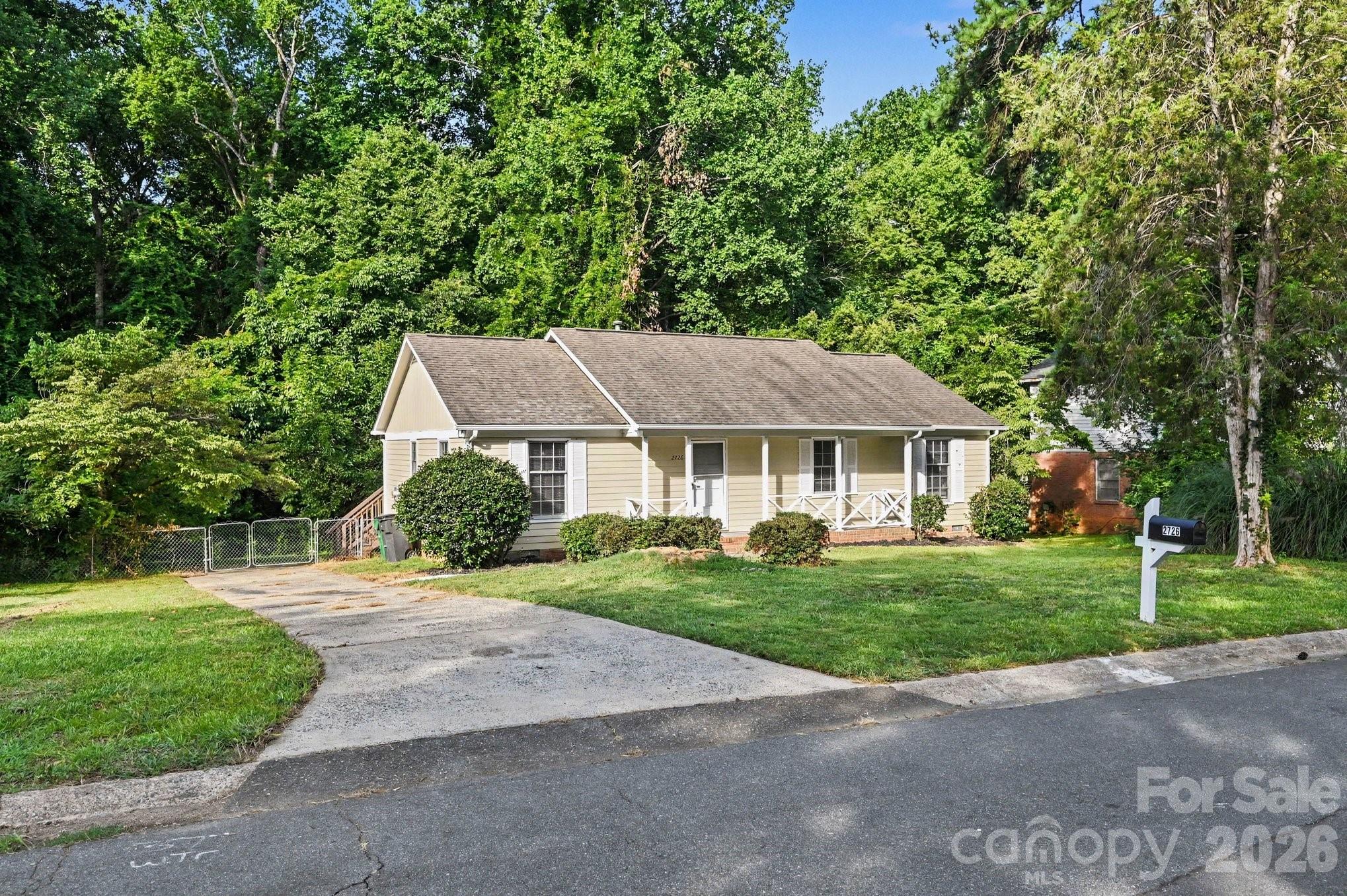 2726 Meadowcliff Drive — Charlotte