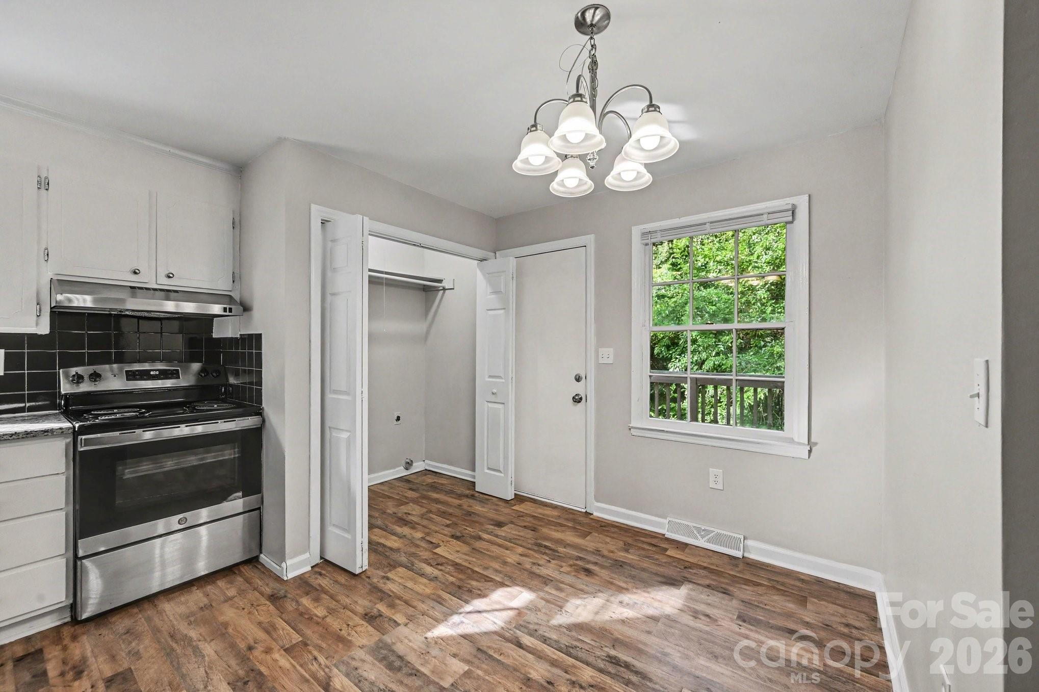 2726 Meadowcliff Drive — Charlotte
