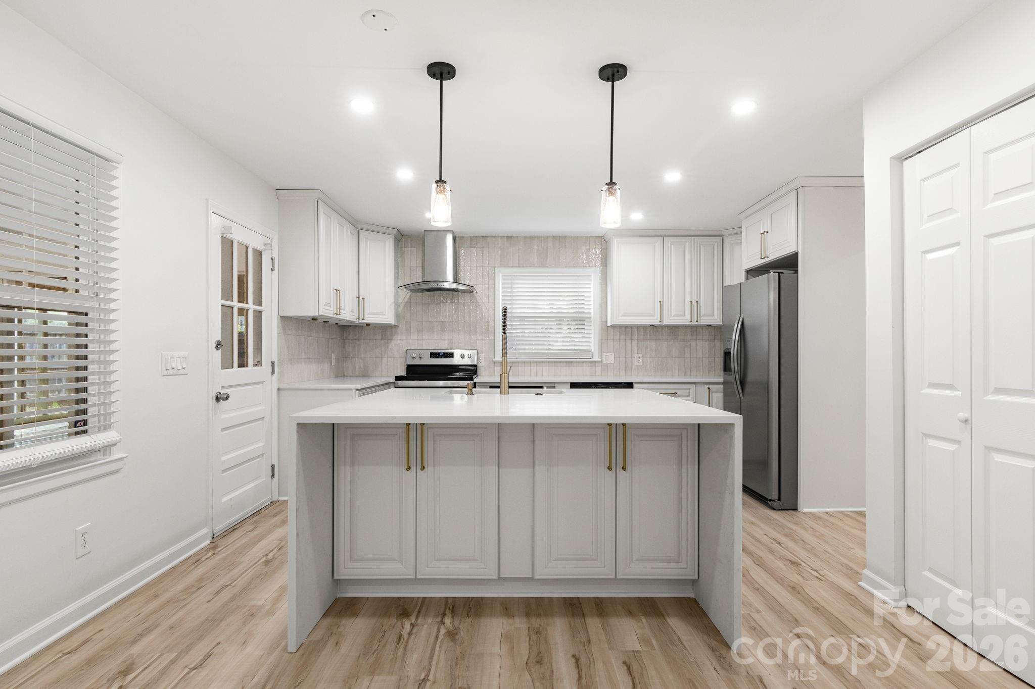 7030 Delta Lake Drive — Charlotte