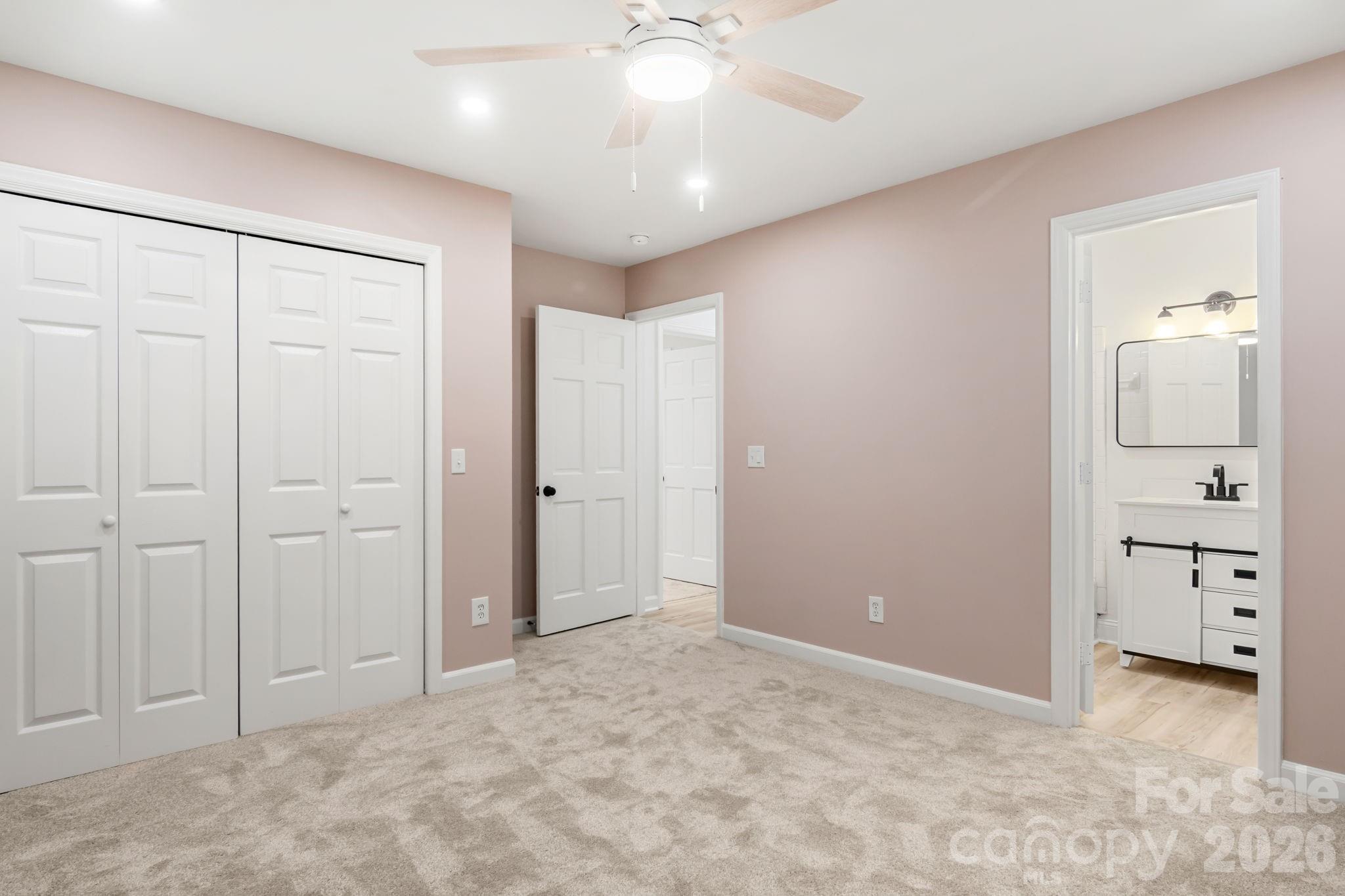 7030 Delta Lake Drive — Charlotte